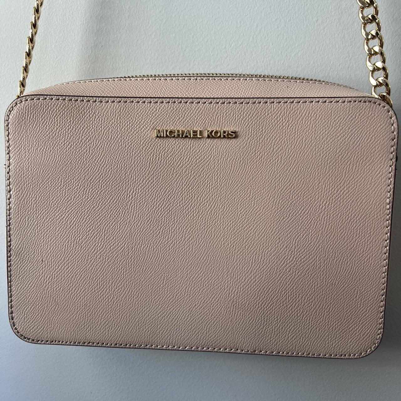 Soft pink deals michael kors purse