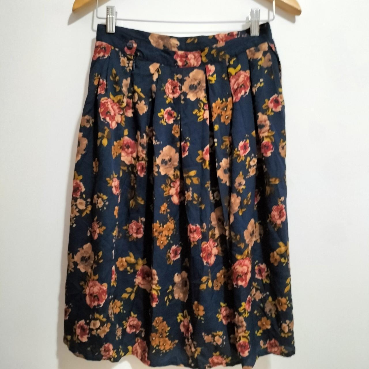 Autumnal navy floral midi skirt by Princess Highway.... - Depop