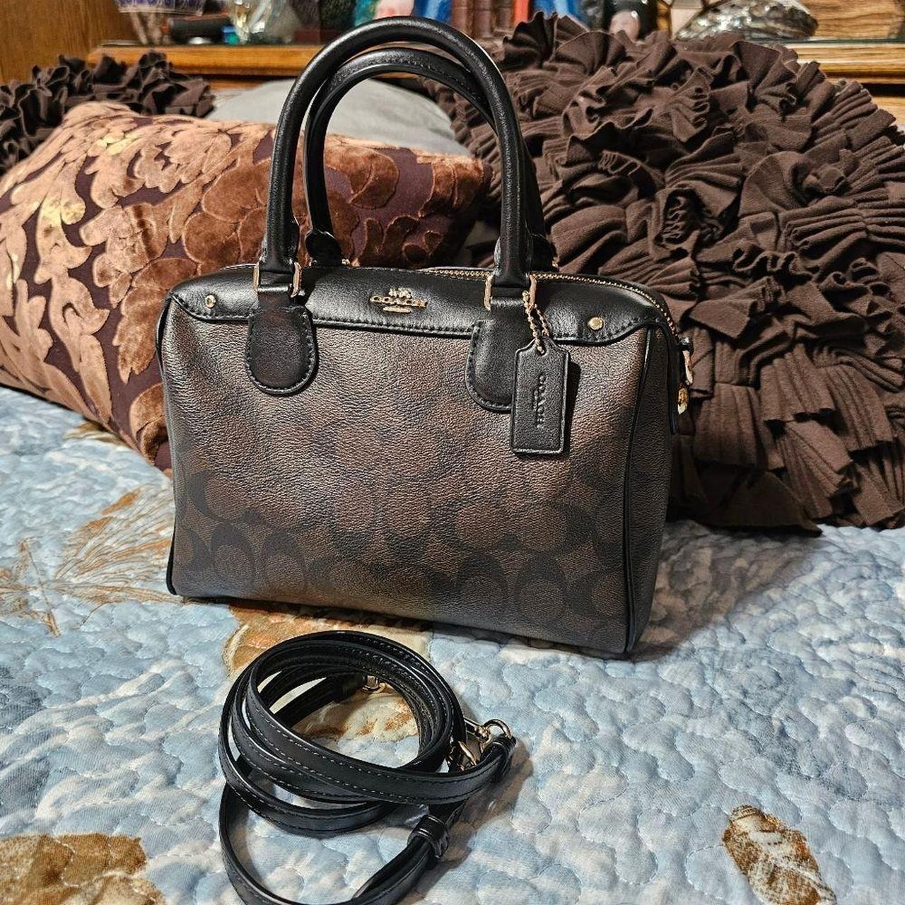 Excellent used condition Coach Mini Bennett purse - Depop