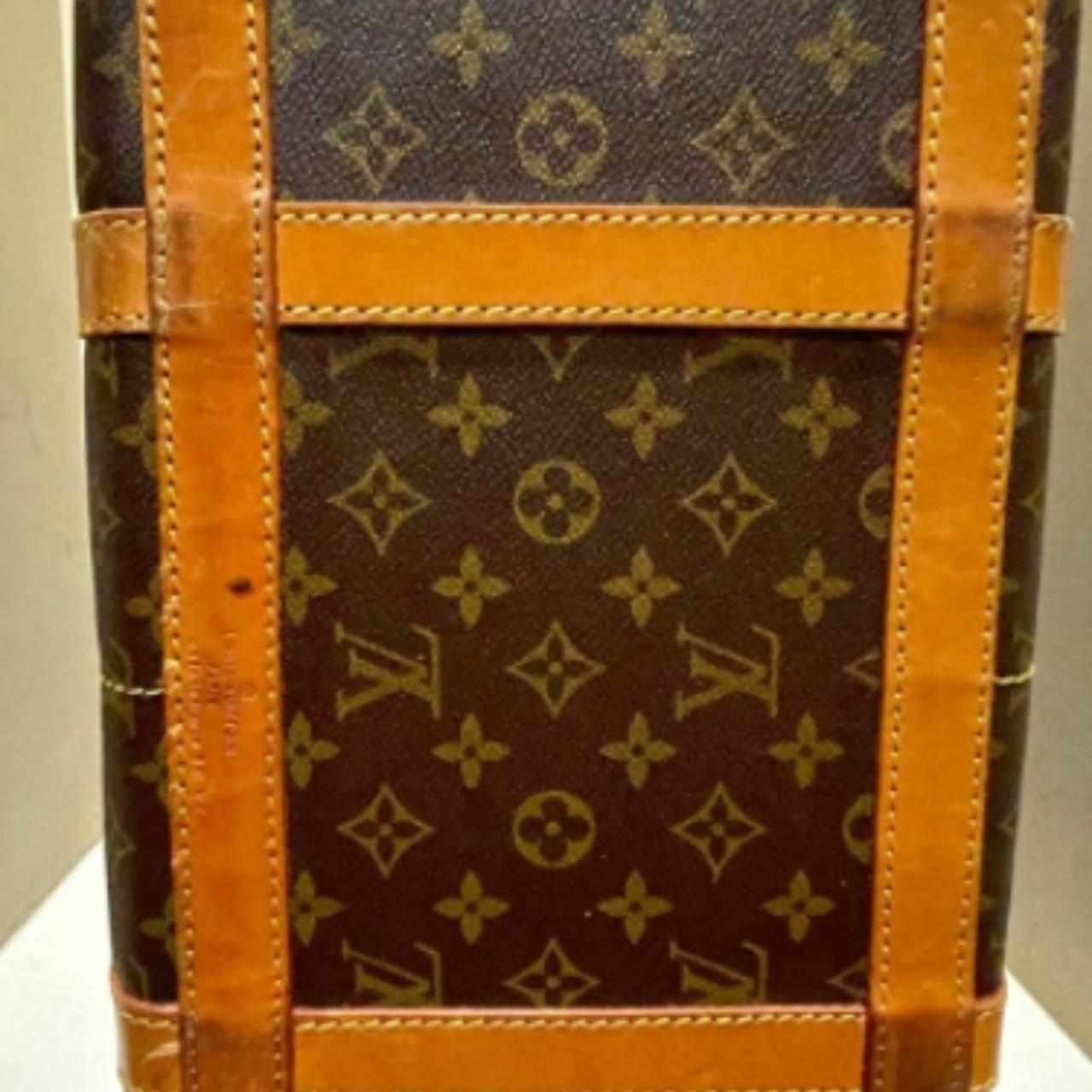 バッグ Louis Vuitton sac chaussures Louis Vuitton Sac Chaussures in Monogram Canvas Used