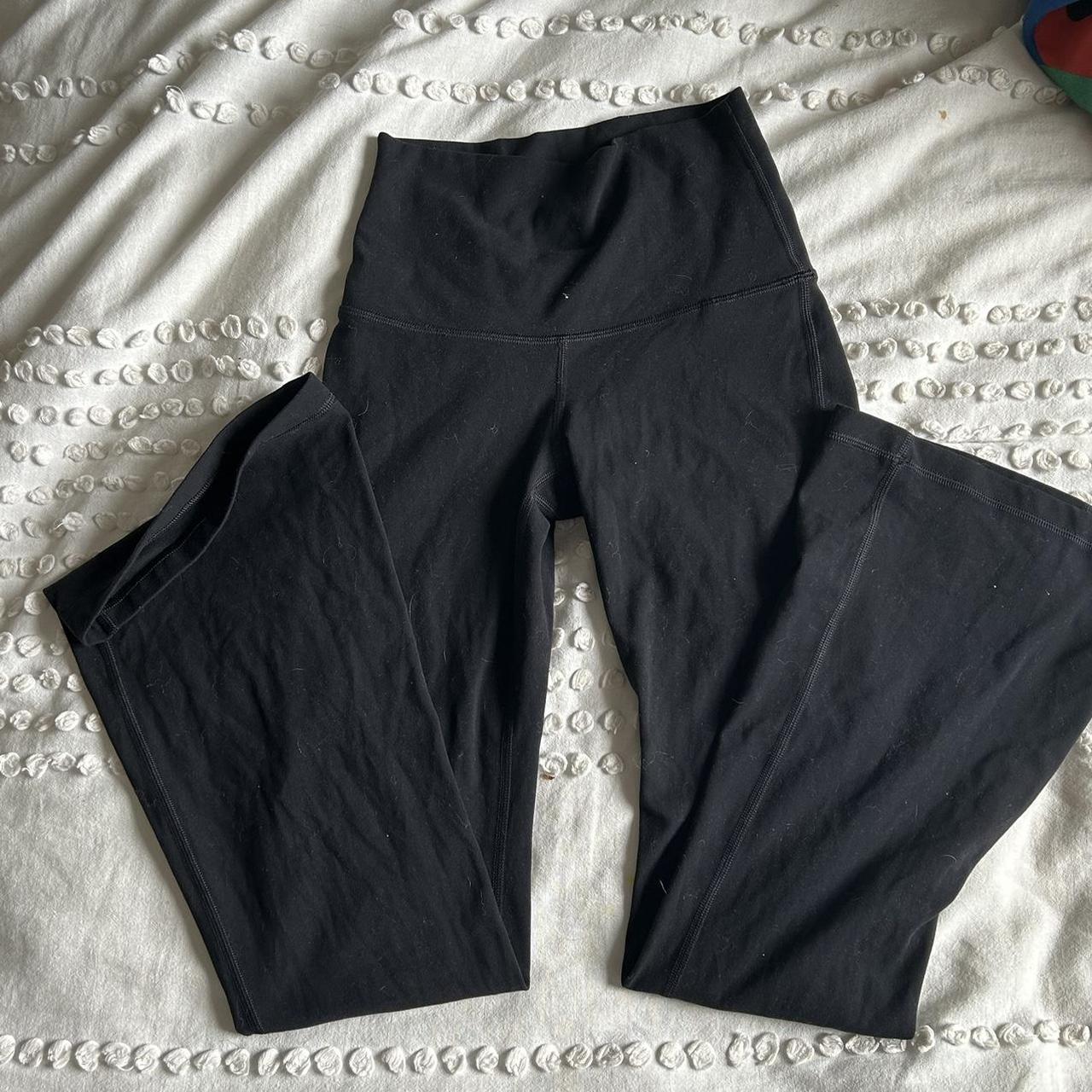 TNA Aritzia flared leggings//yoga pants aritzia tna Depop