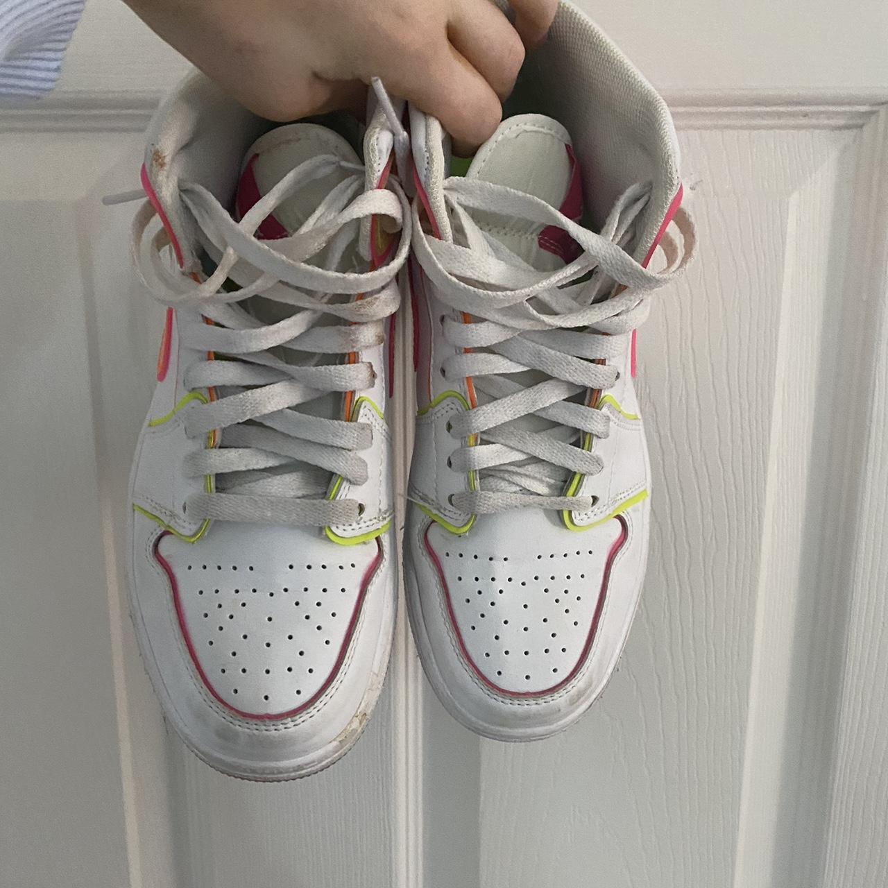 nike jordan 1 mid edge glow