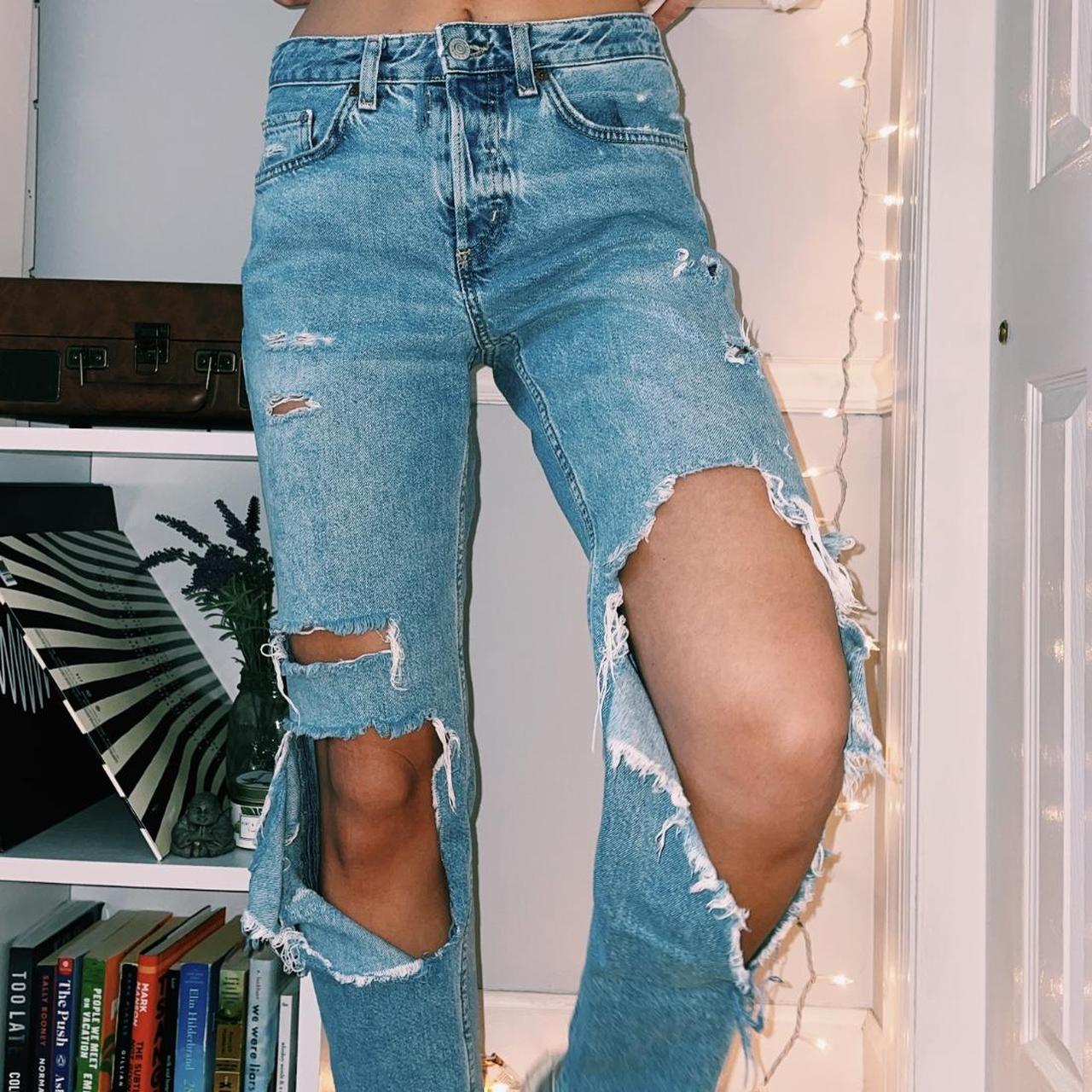 H&m ripped 2024 boyfriend jeans