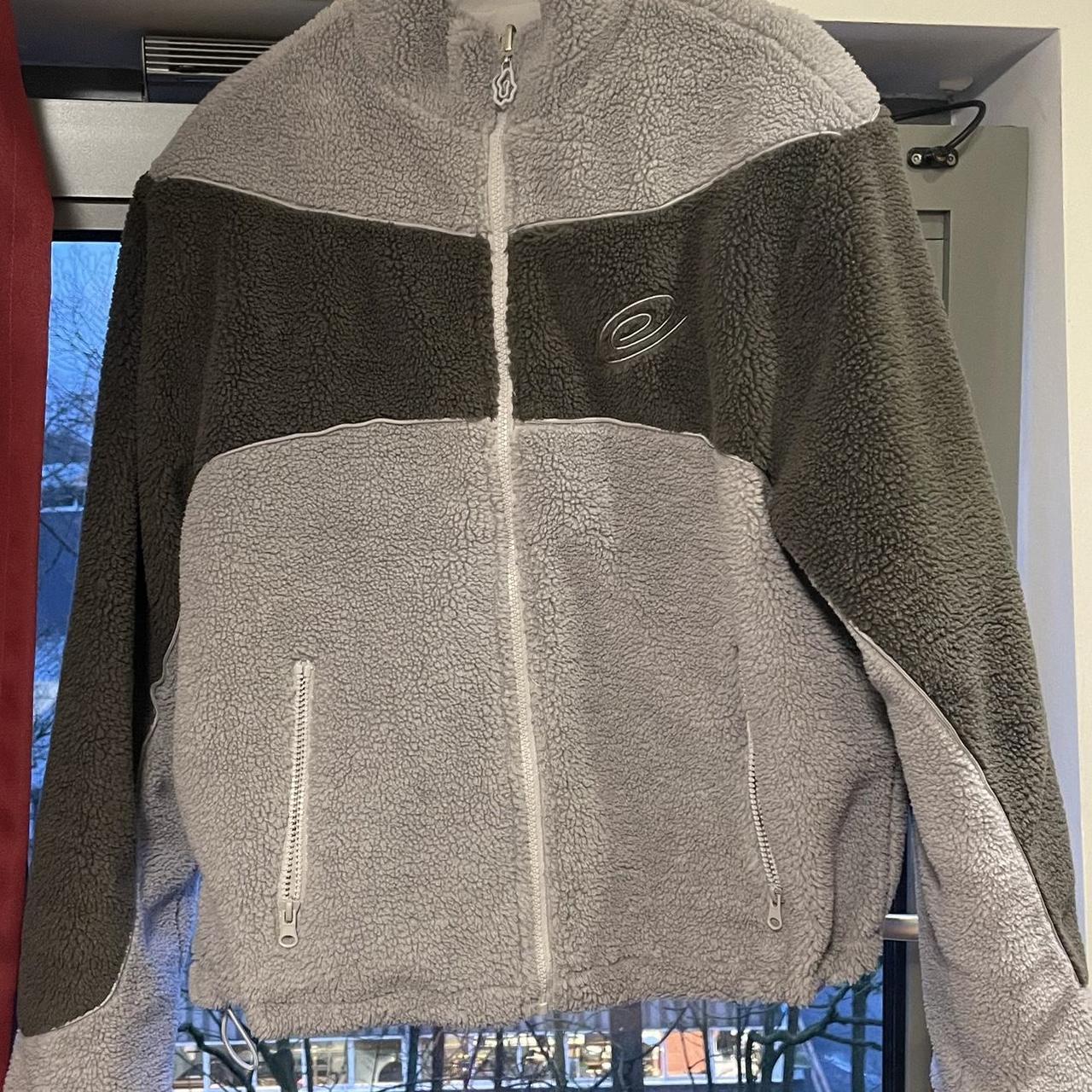 Cozmoz reversible space grey sherpa fleece Size... Depop