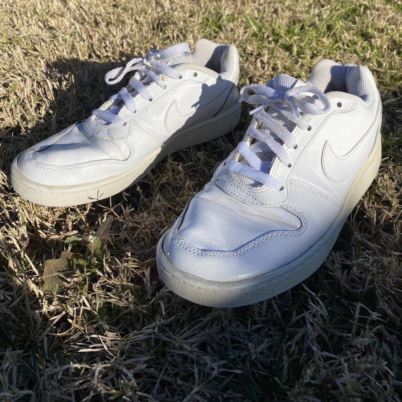 classic nike black and white