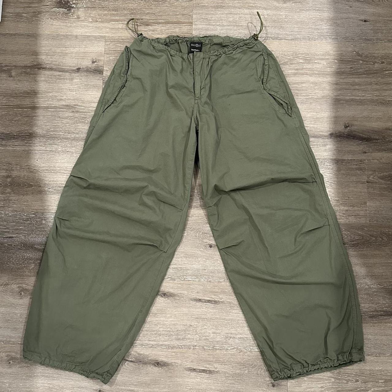 iets frans... Men's Green Trousers | Depop