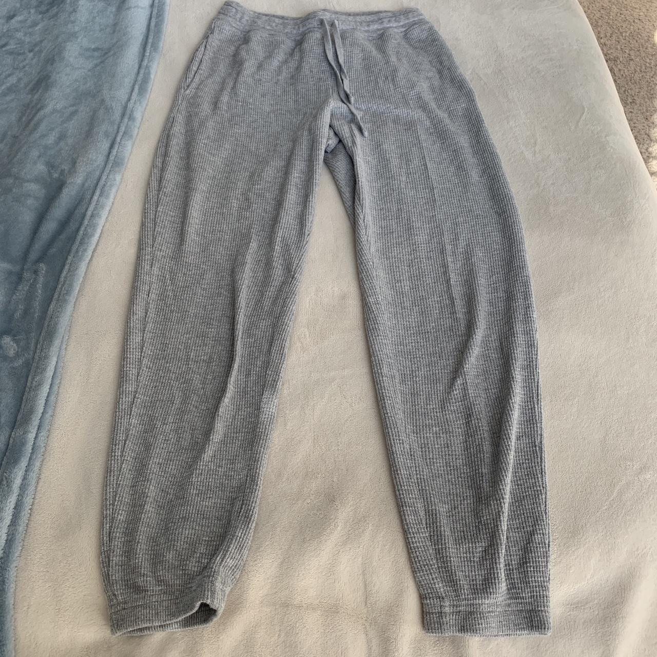 Aritzia Tna joggers! -waffle knit -good - Depop