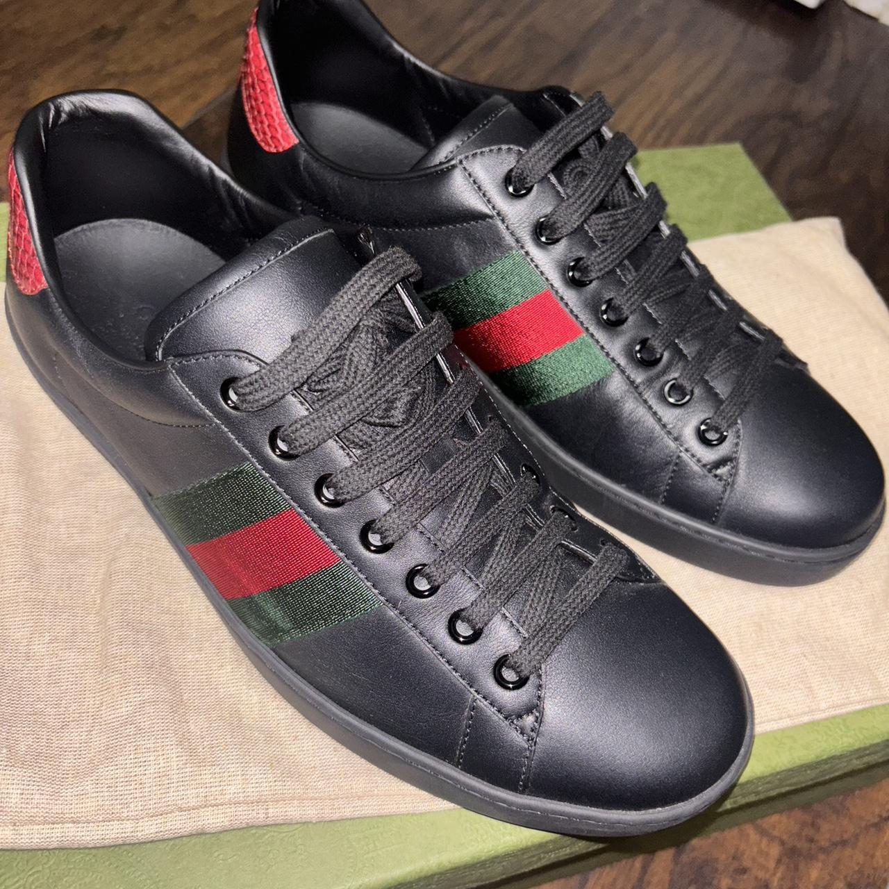 Men’s Gucci sneaker size 1/2 but can fit a 1/2