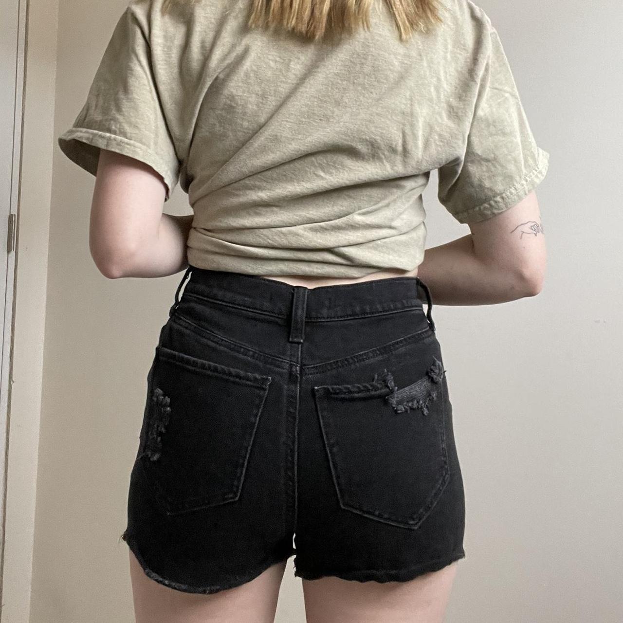 Kohl's Women's Black Shorts Depop