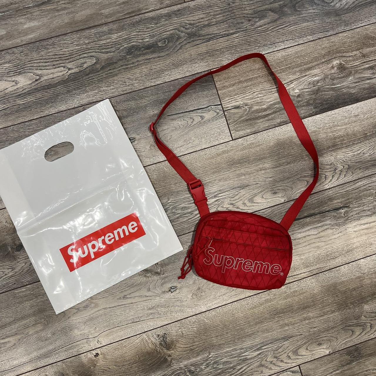 Supreme shoulder discount bag on body