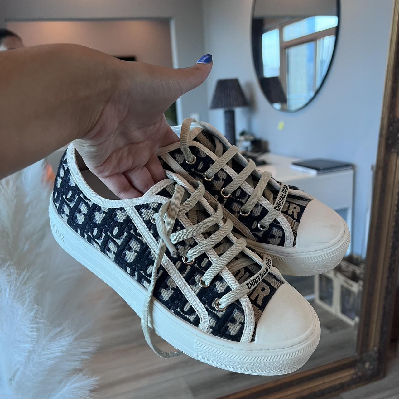 Diors, but fits more like an