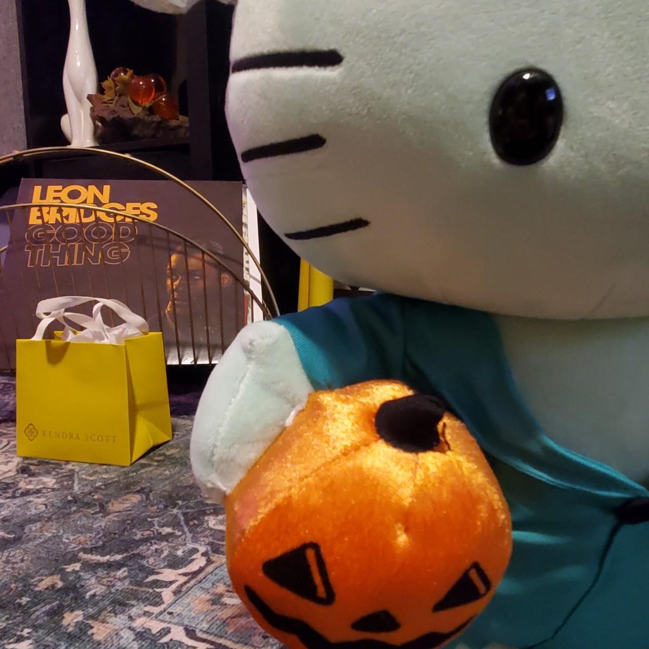 Outlet Sanrio Hello Kitty Pumpkin Plush Halloween Greeter