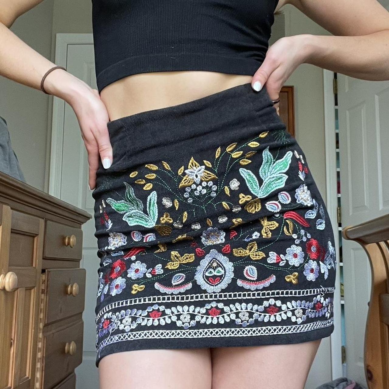 Embroidered clearance skirt xs