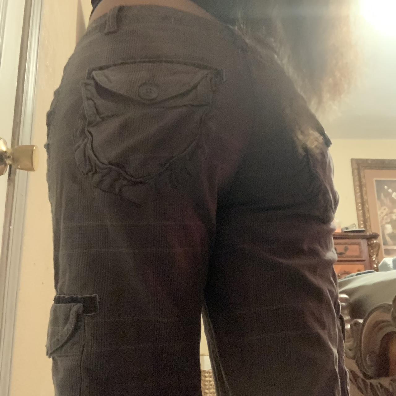 Mossimo lowrise cargo pants! Size 7’ 30... Depop