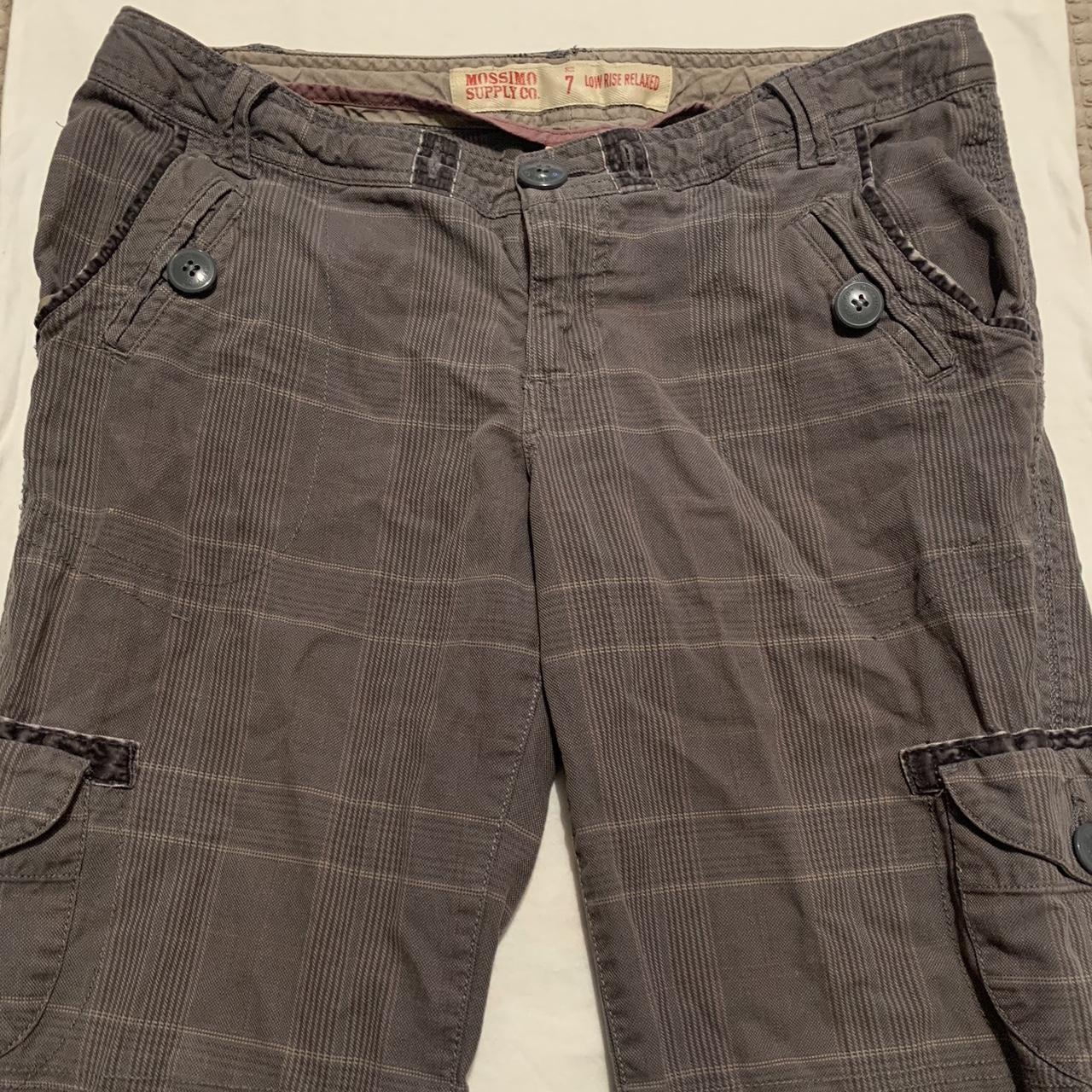 Mossimo lowrise cargo pants! Size 7’ 30... Depop