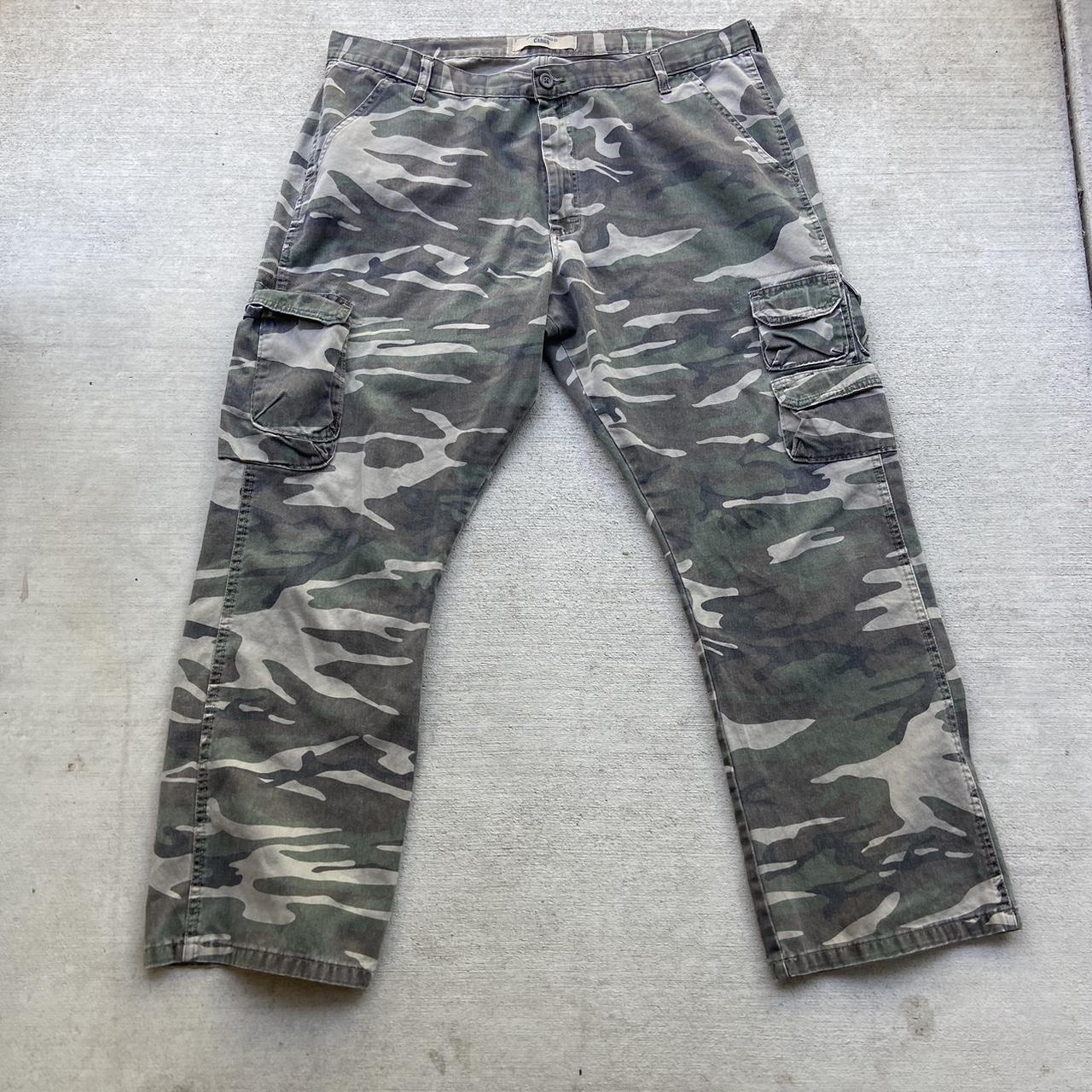 Wrangler Cargo Camo Pocket Pants Mens Size 40 x 30... - Depop