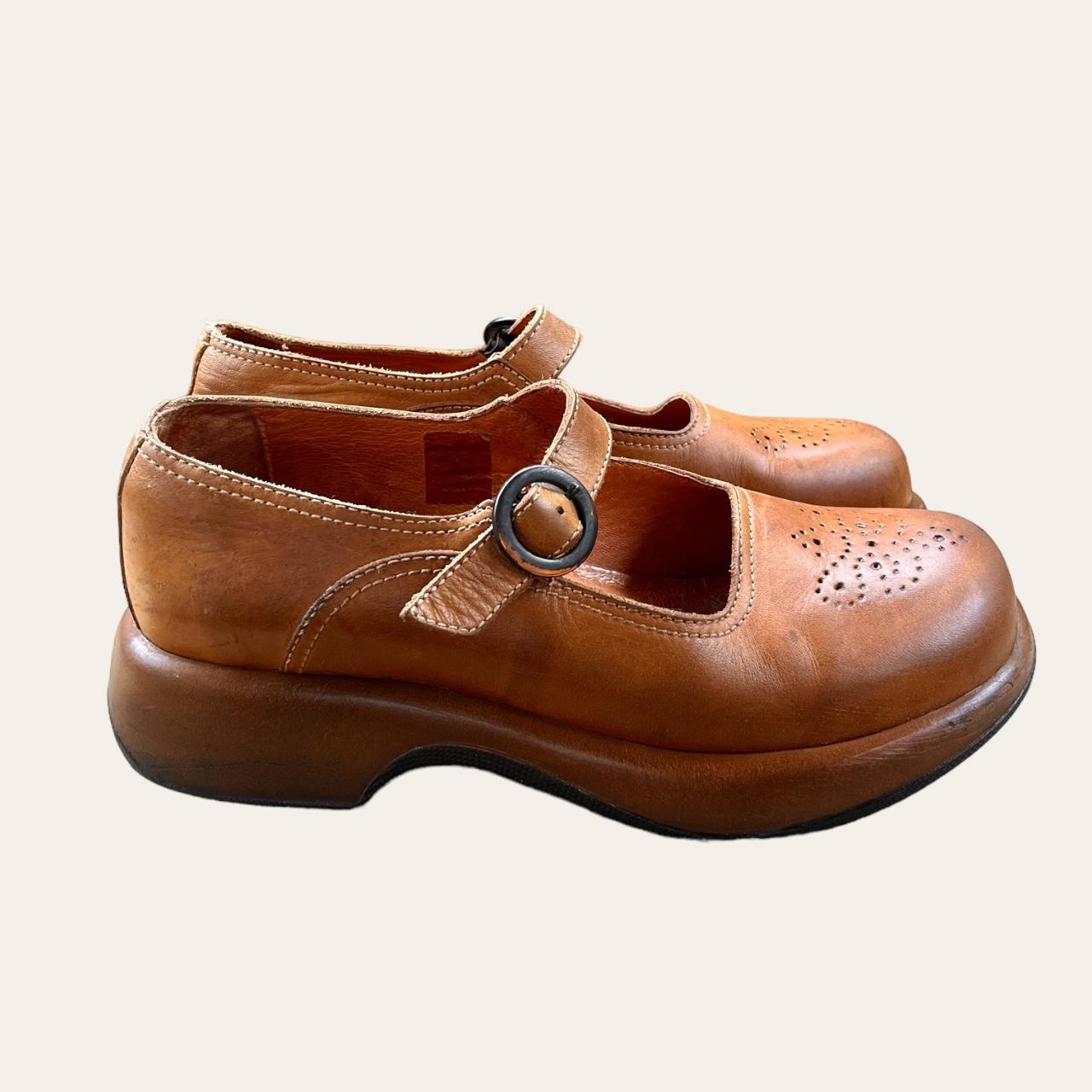 dansko professional distressed honey