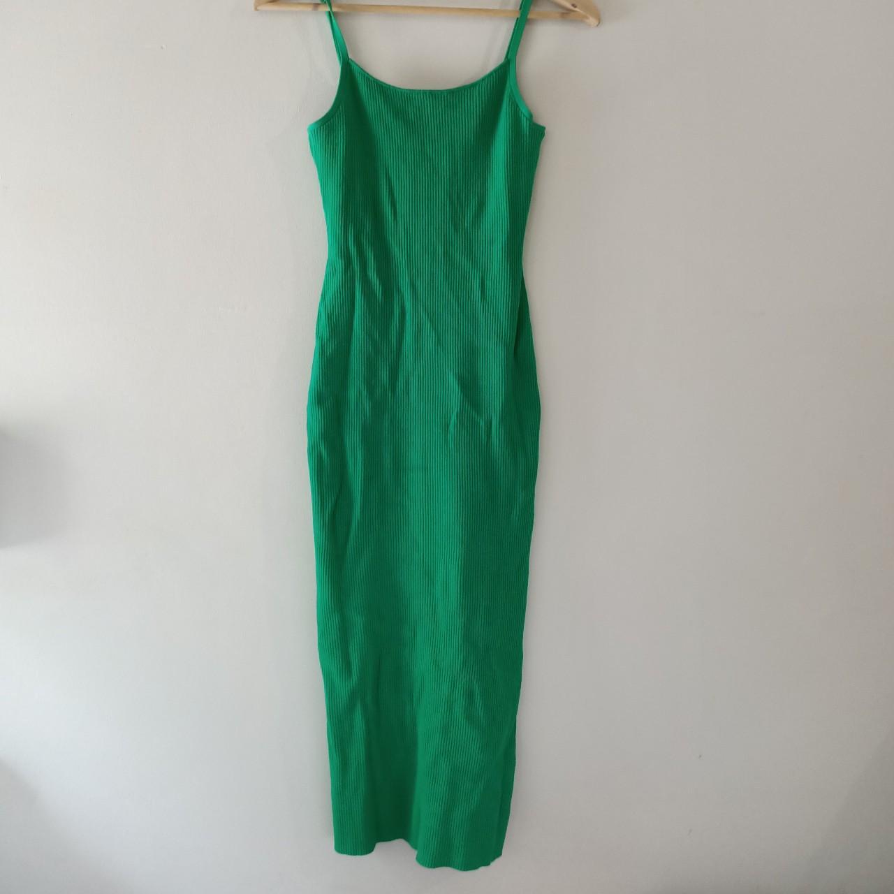 Forever new 8 green ribbed midi dress Super comfy... - Depop