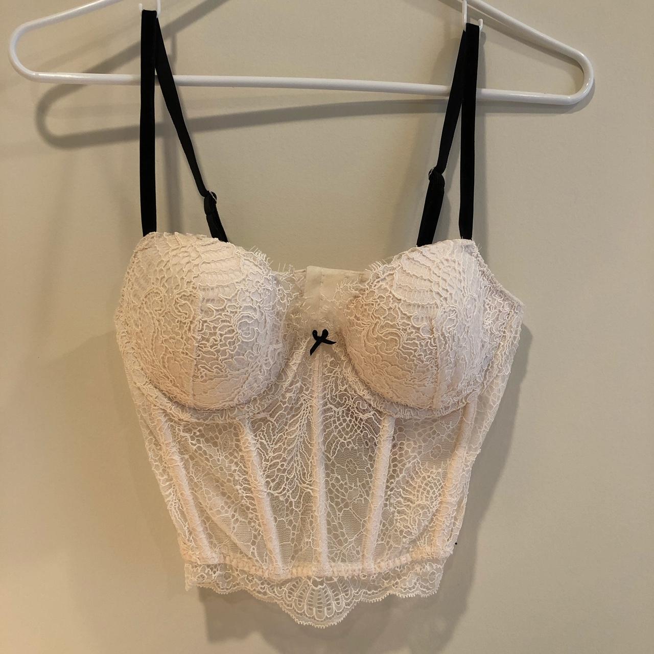 cute emo corset size 34c so CUTE but my boobs are - Depop