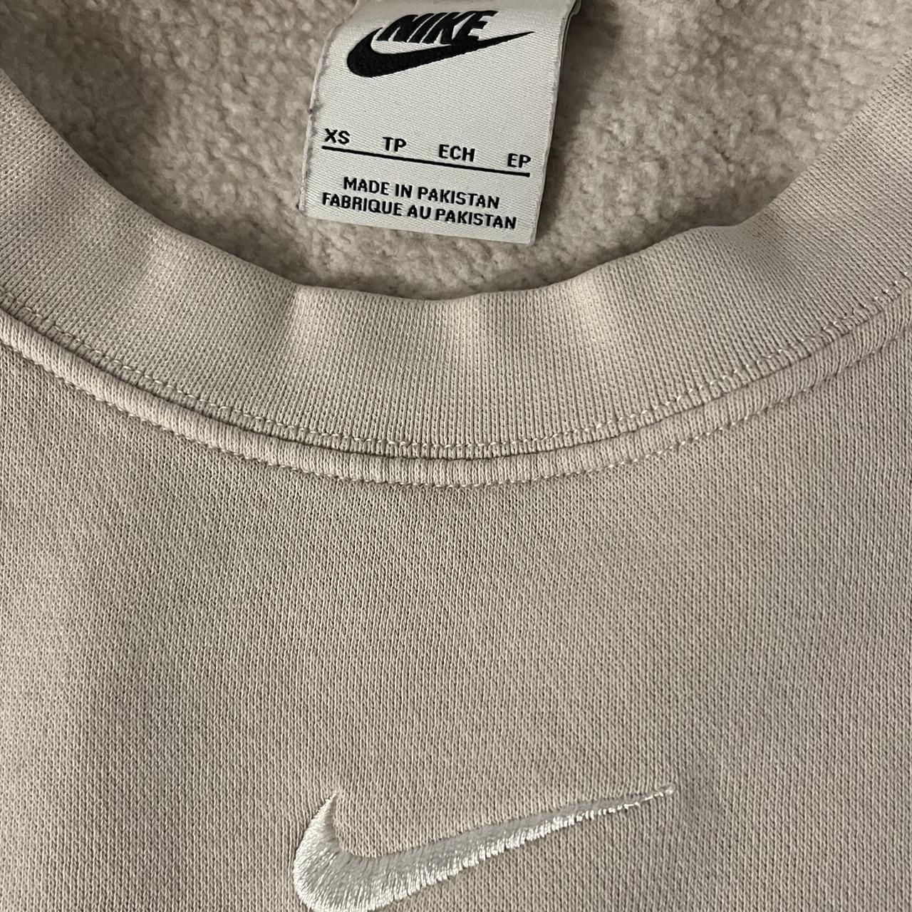 nike sweatshirt centre swoosh