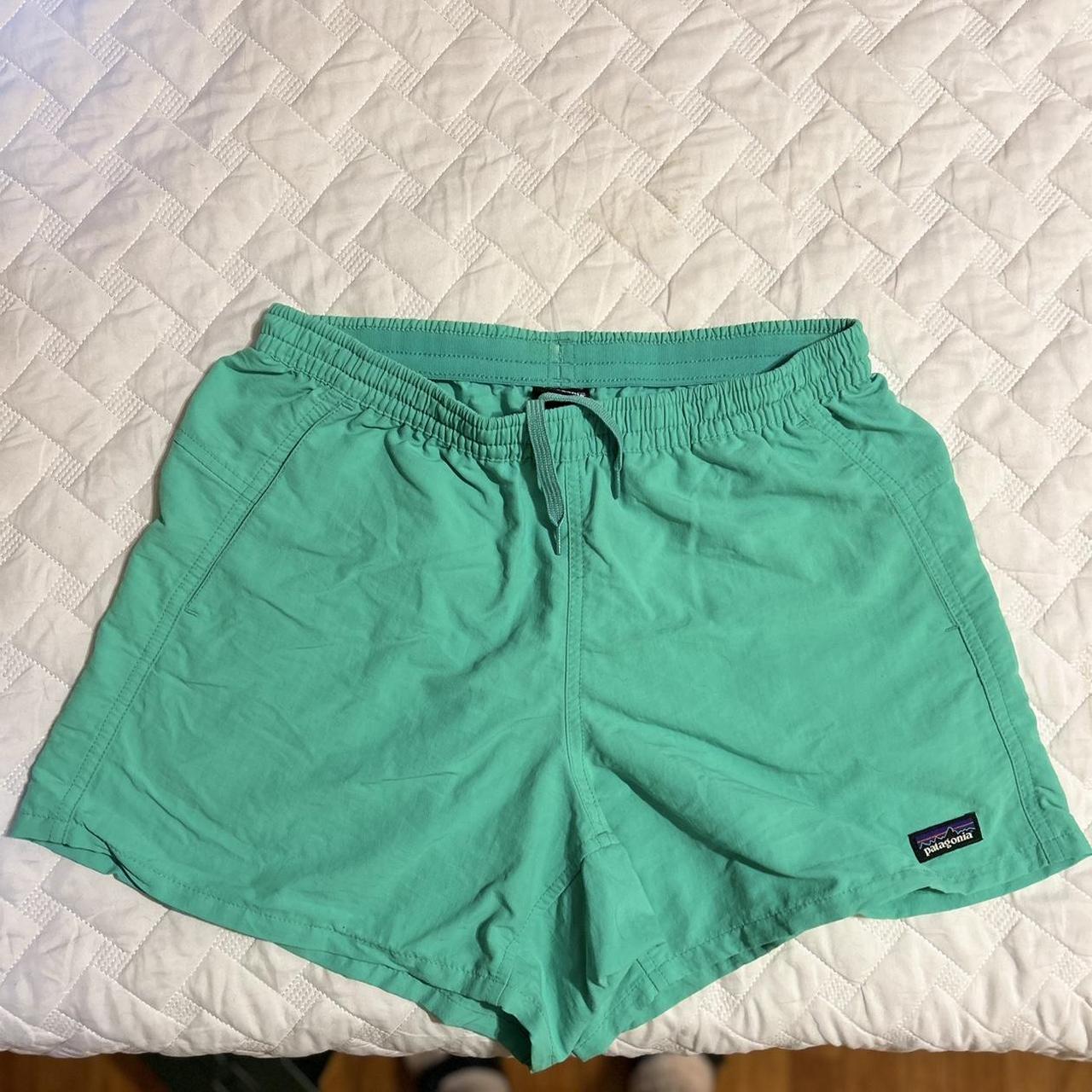 Excellent condition green Patagonia shorts they’re... - Depop