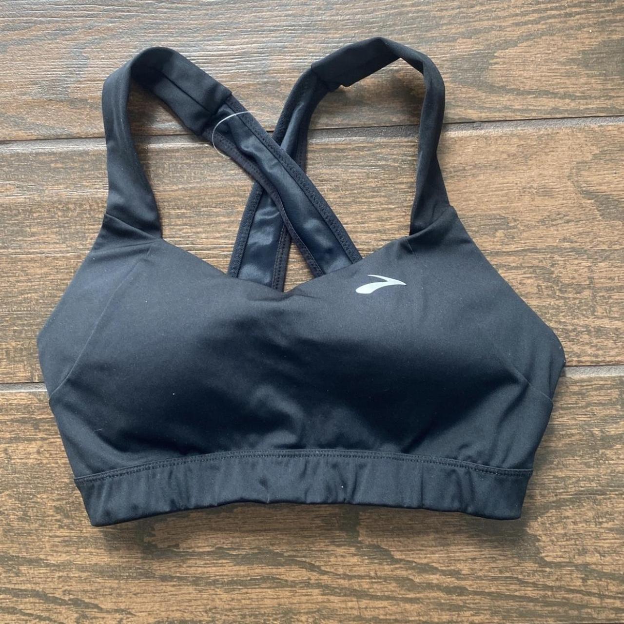 Brooks Women's Bra | Depop