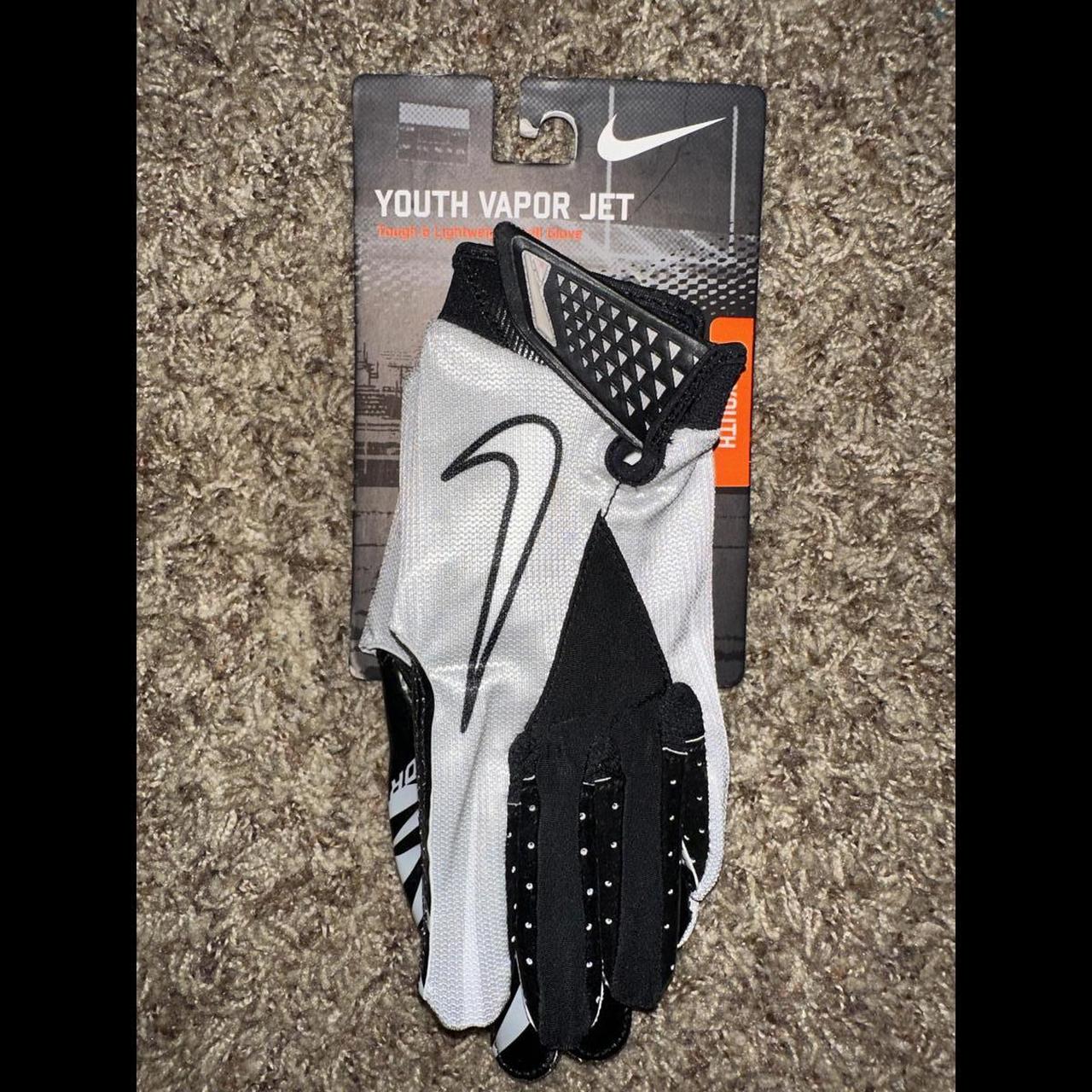 Nike comfirm magnigrip football gloves