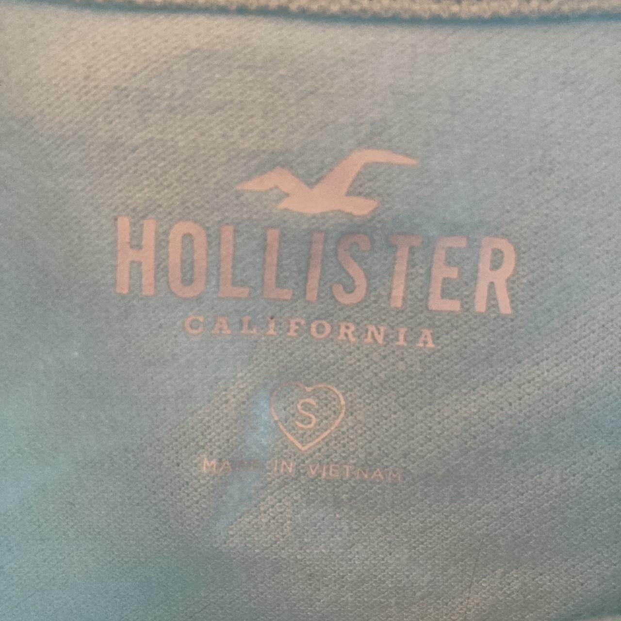 Hollister crop polo shirt Size S In very good... - Depop