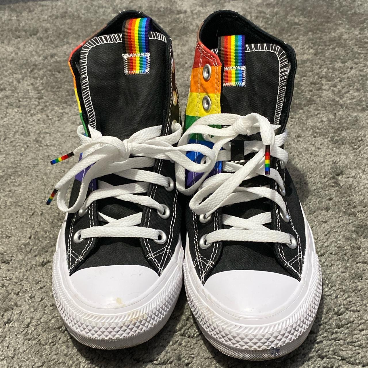 Black converse hotsell rainbow laces