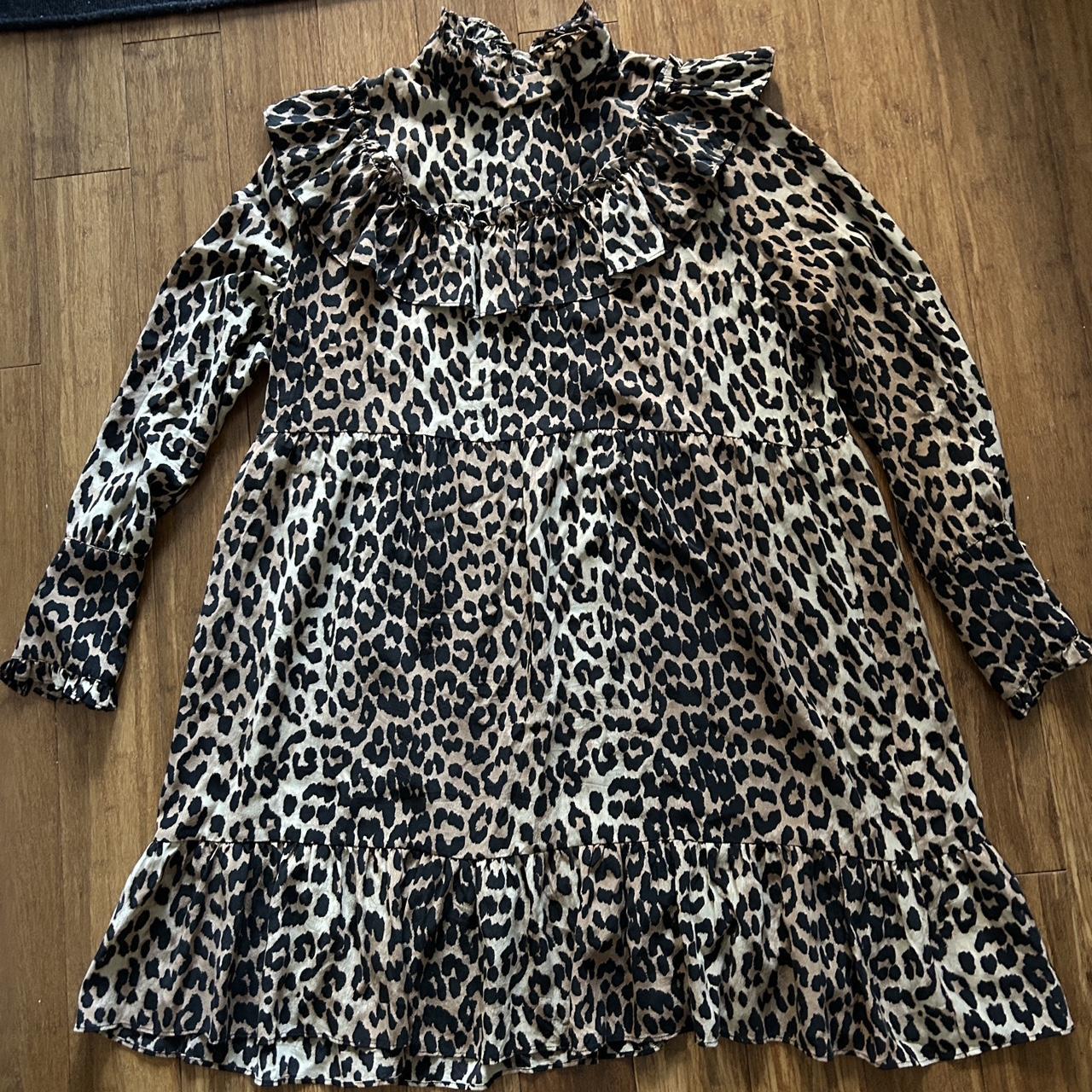 Ganni Women s Fayette 100 Silk Leopard Dress EU 40. Depop