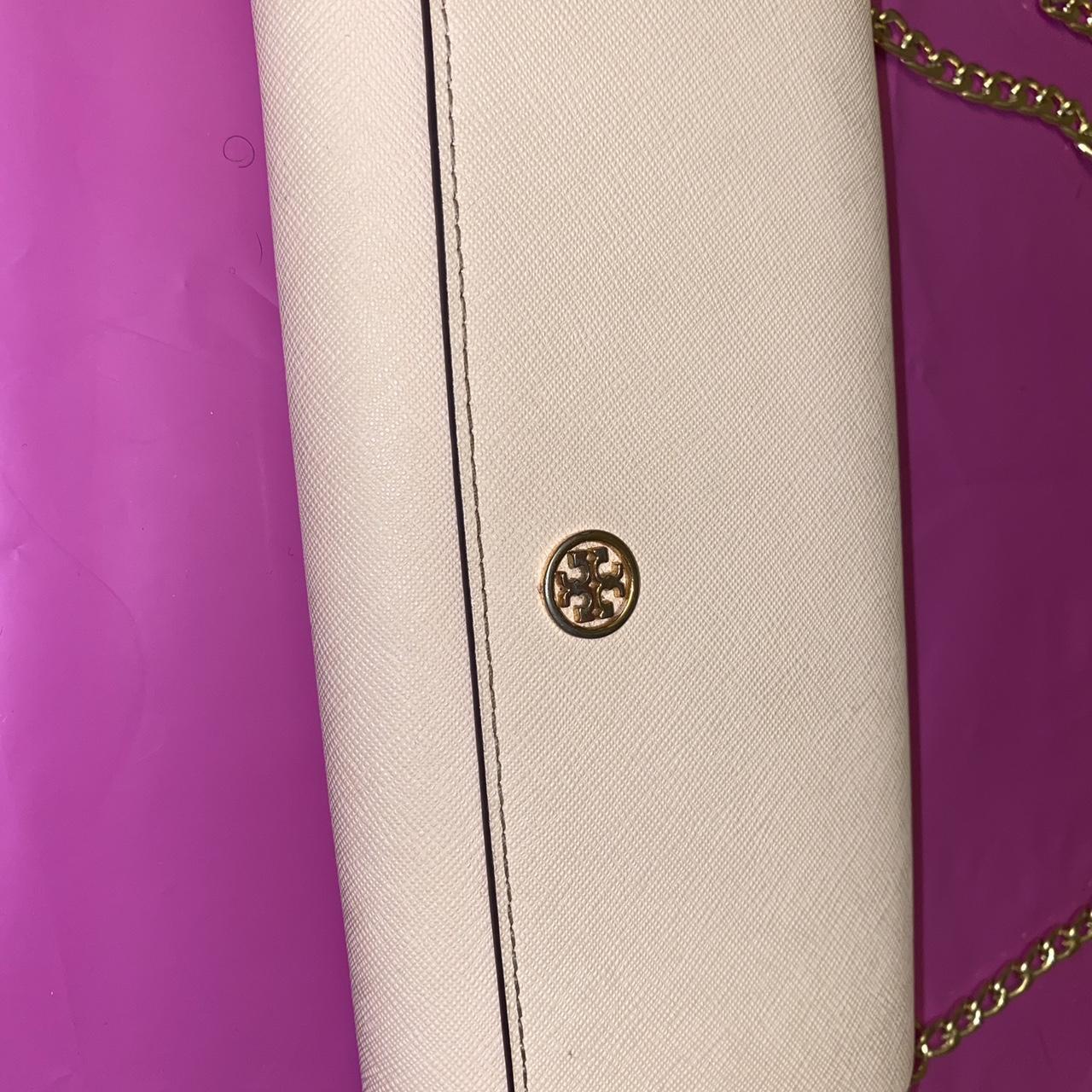 TORY BURCH Robinson Saffiano Envelope Continental - Depop