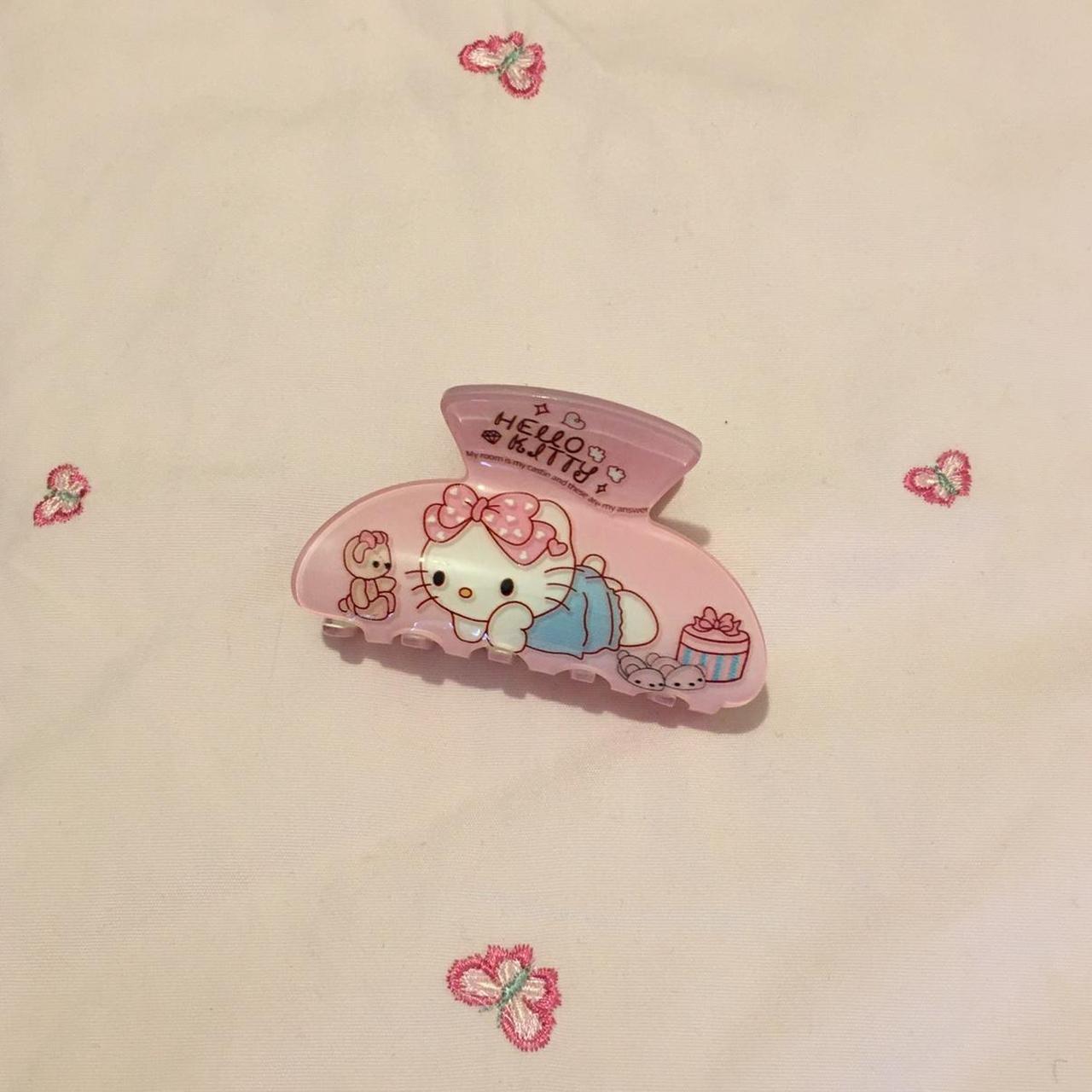 hello kitty hair claw clip! 🎀😭💕🛍 one side is shiny... - Depop