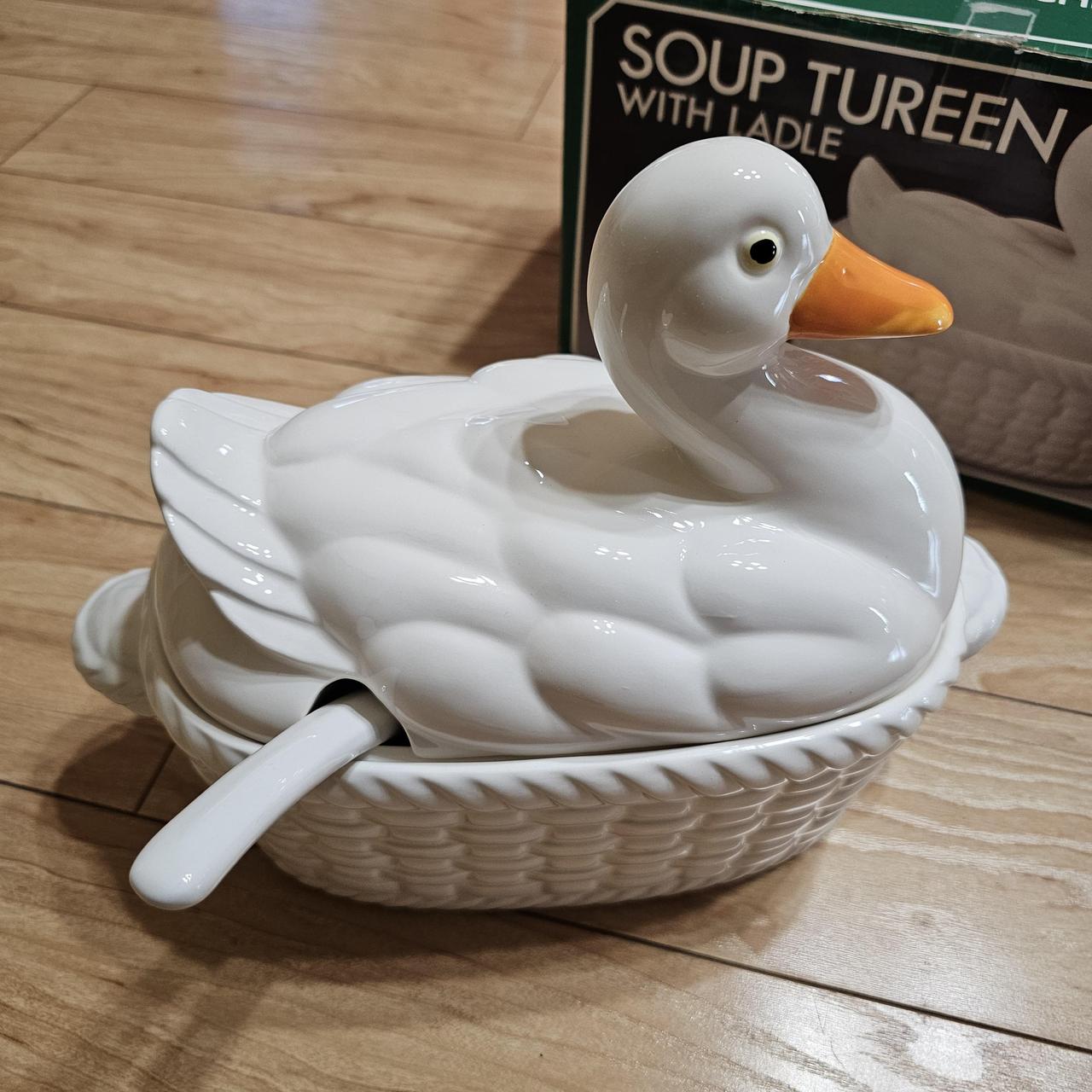 item listed by thriftsndshht