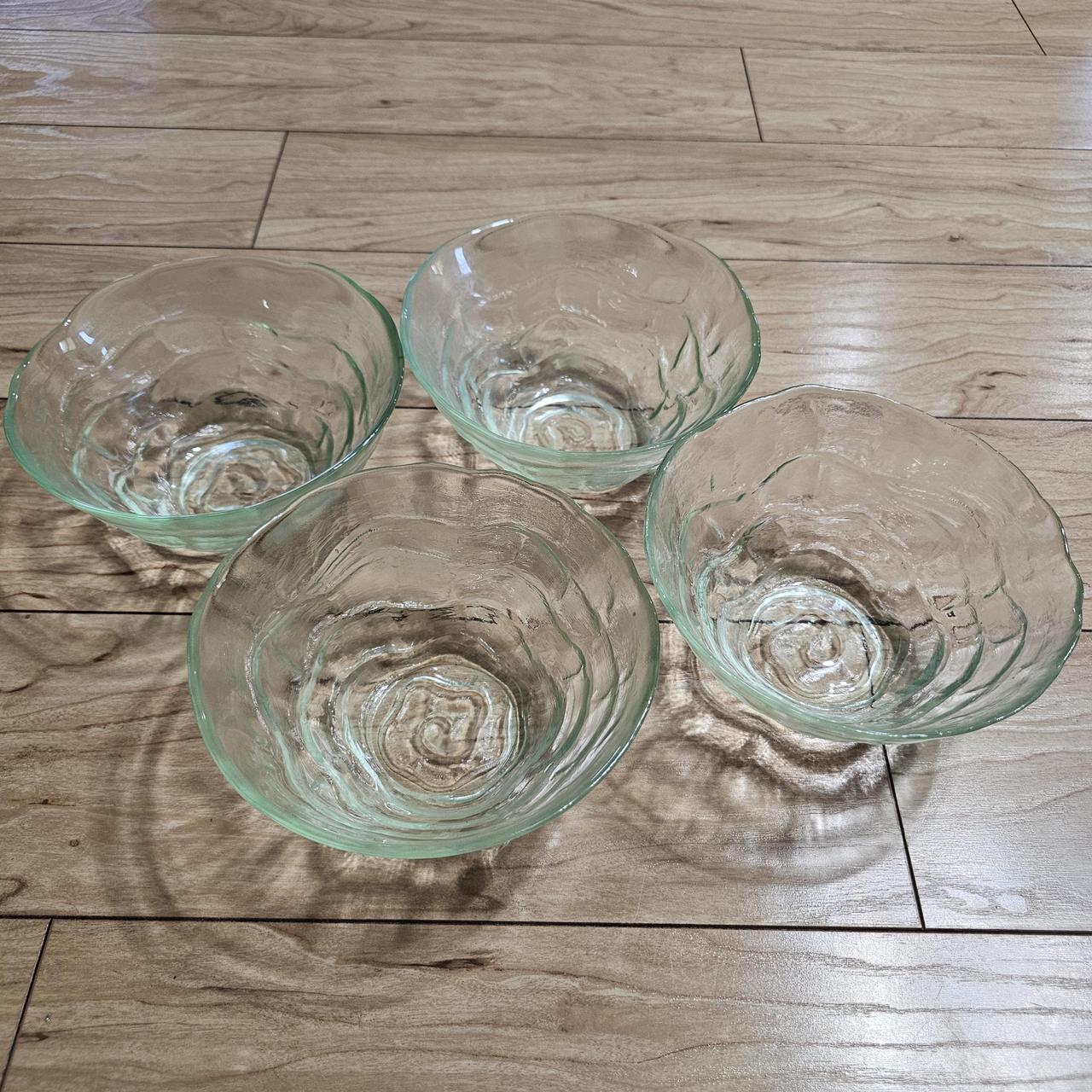 item listed by thriftsndshht