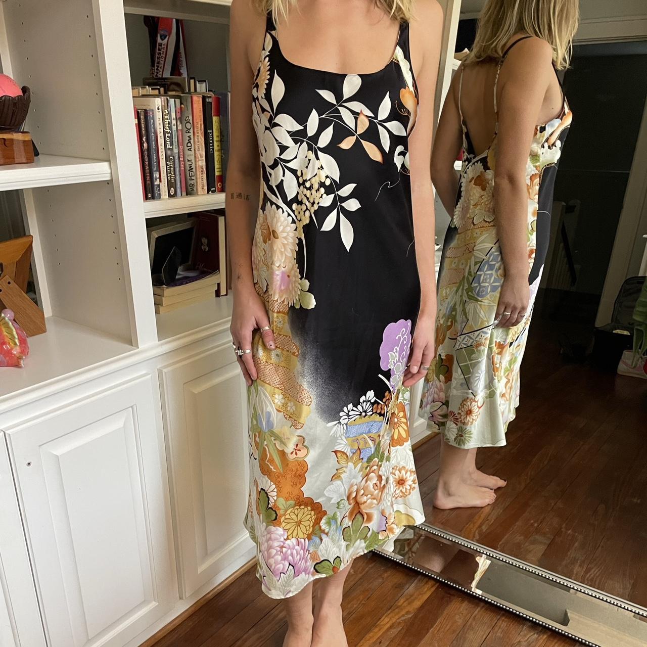 Beautiful natori maxi slip dress The size on the... Depop