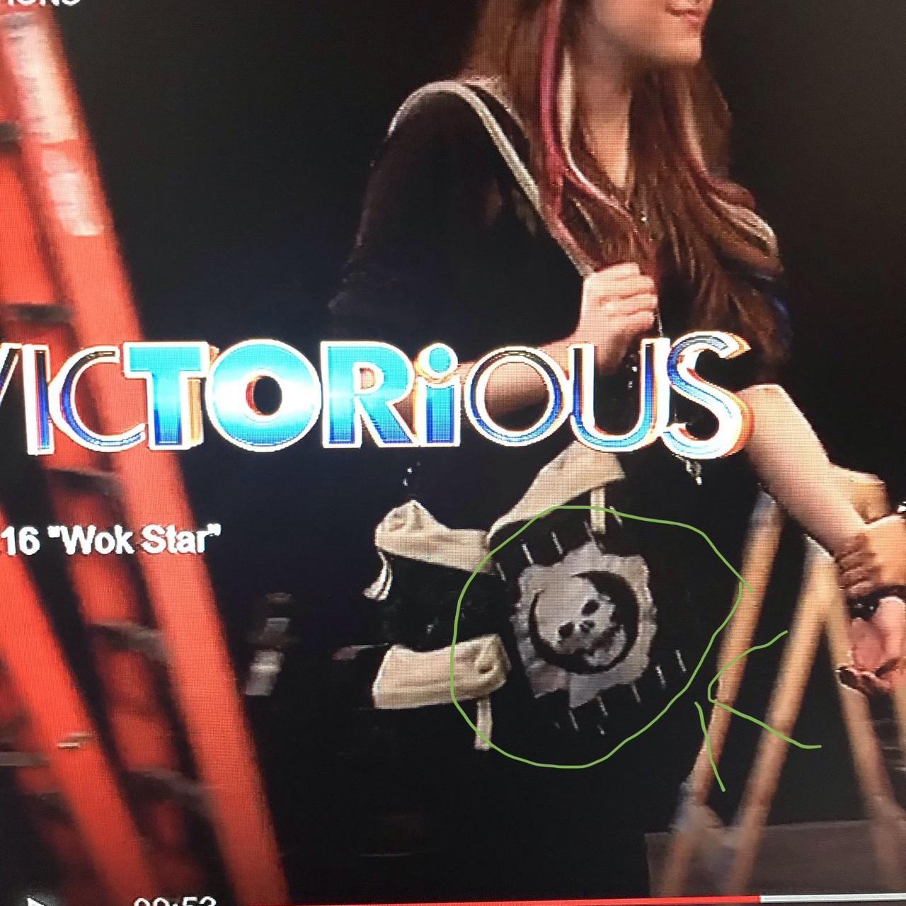 ISO this Gears of War Messenger Bag that Jade Depop