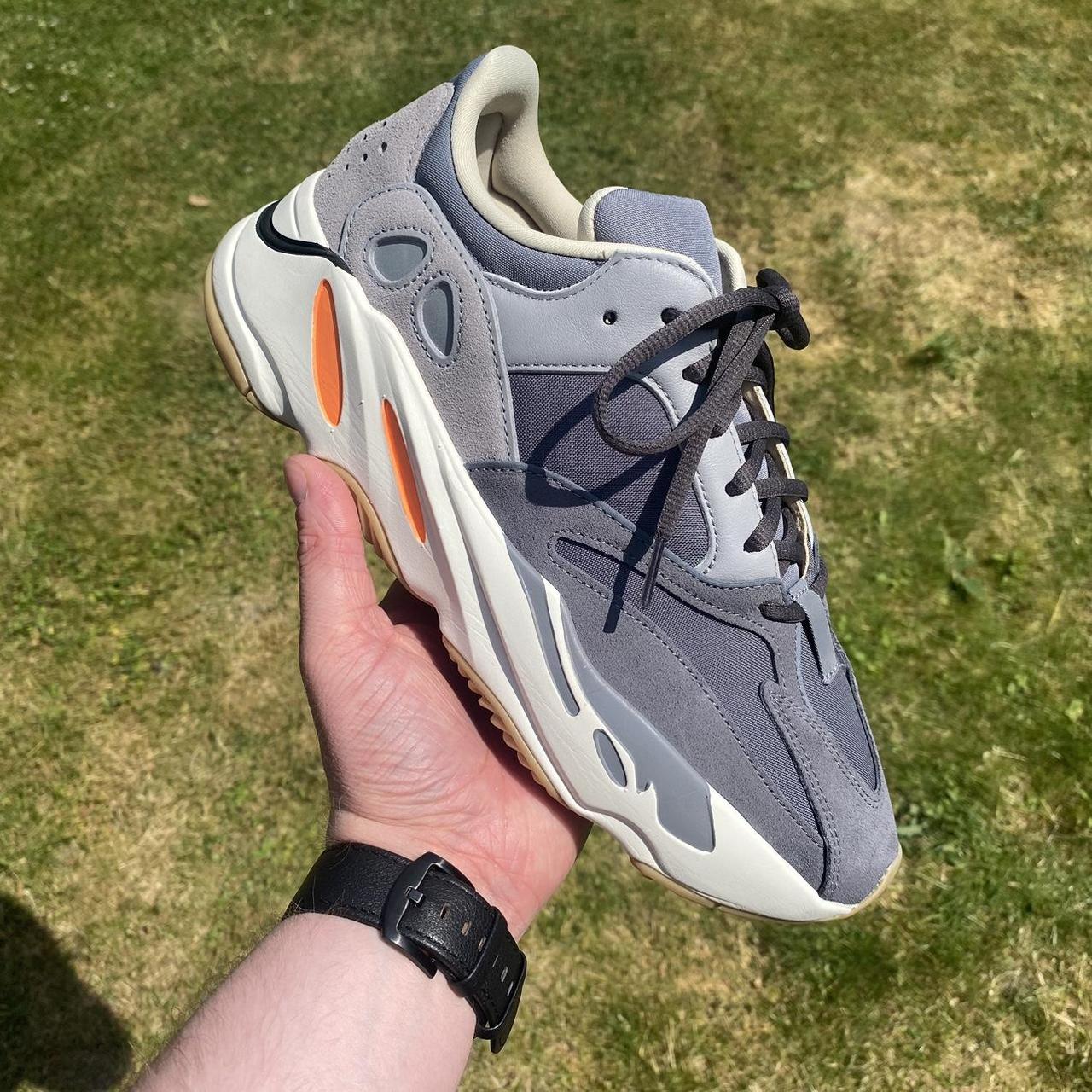 Yeezy Adidas outlet Boost 700 in Magnet