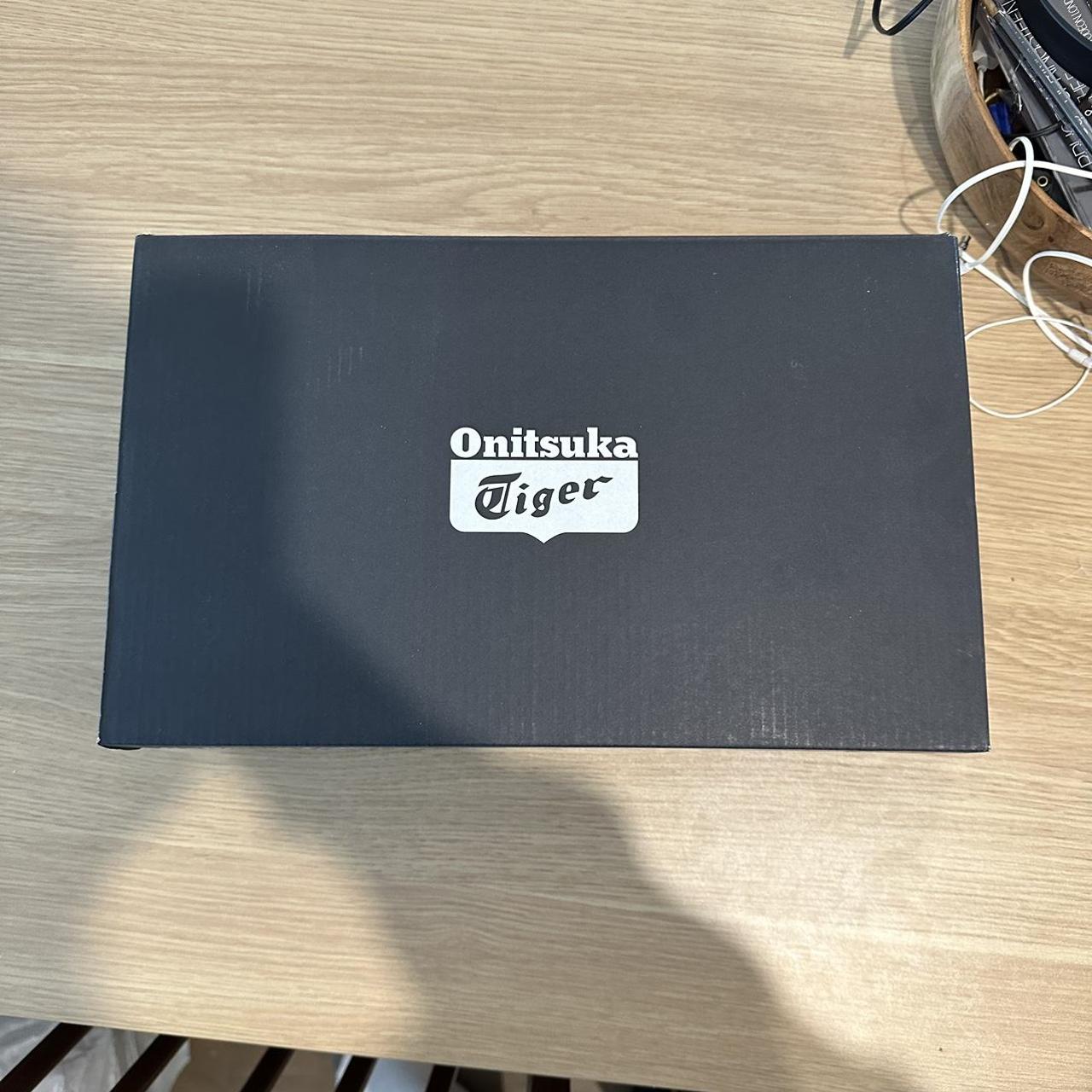 onitsuka tiger white and blue