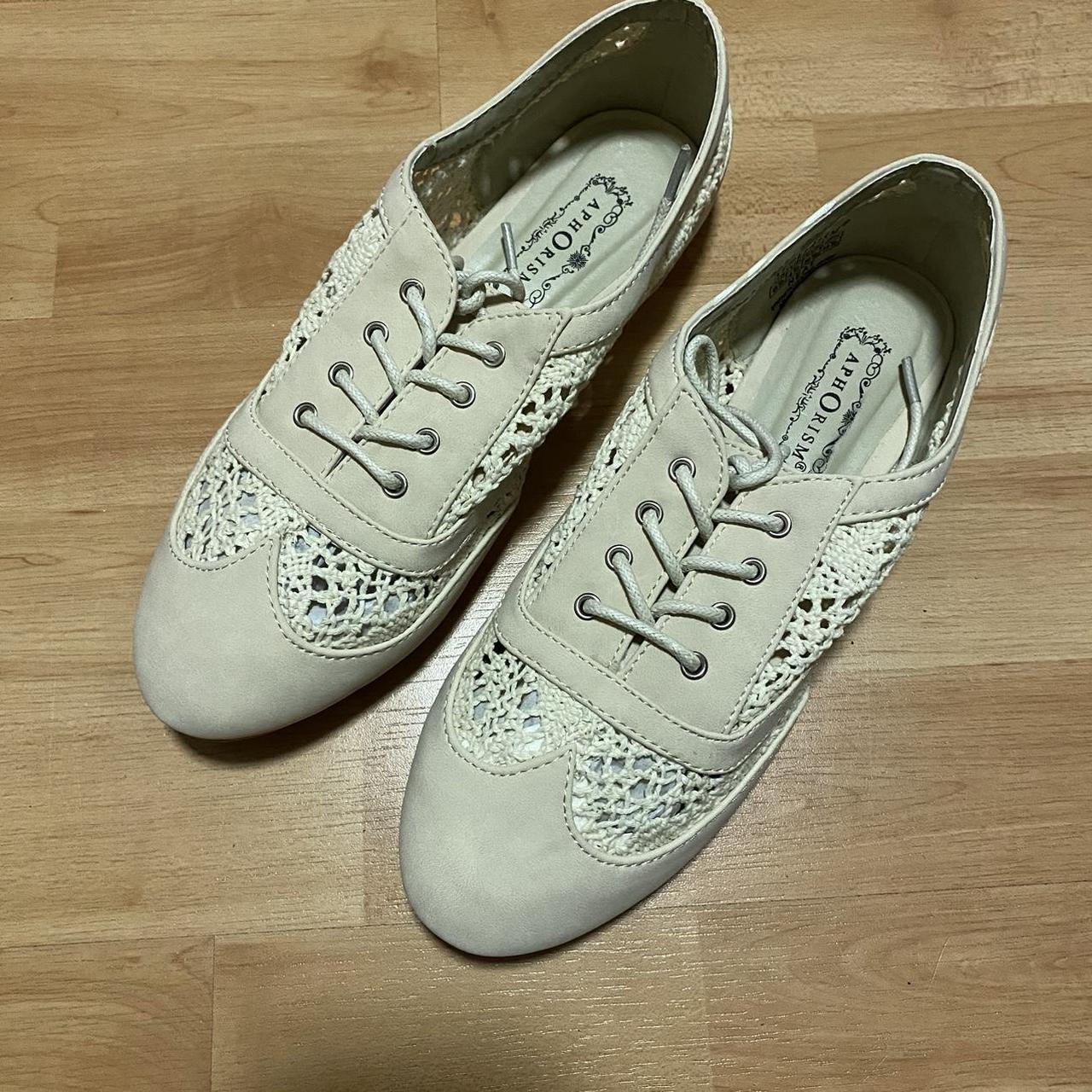 American Vintage Womens White And Cream Brogues Depop