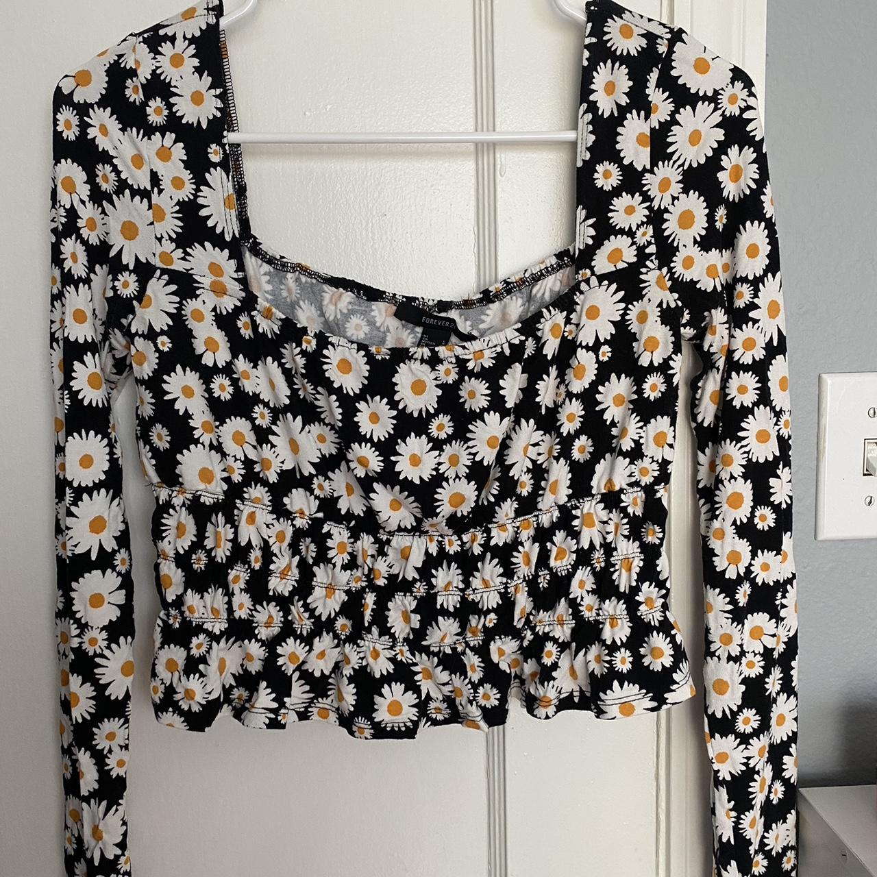 White and black daisy print long sleeve