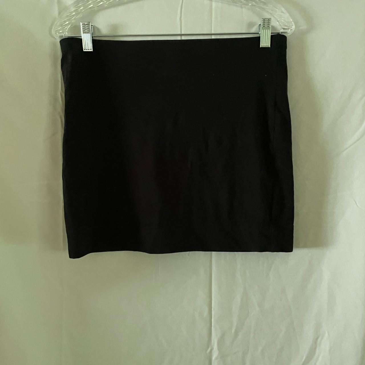 Black Mini Skirt H&M USED Label says 'M' but fits... Depop