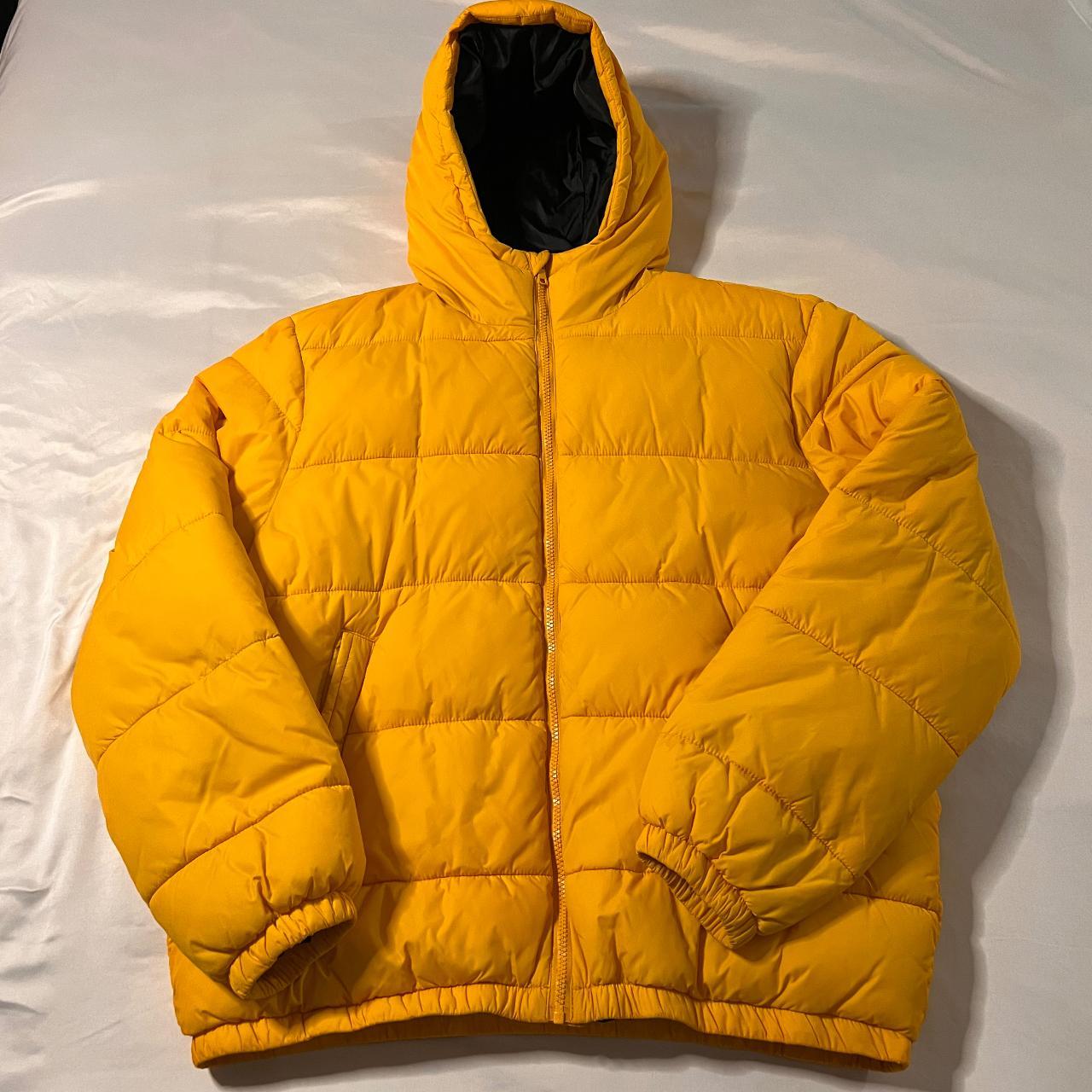 Pull and bear outlet yellow puffer jacket