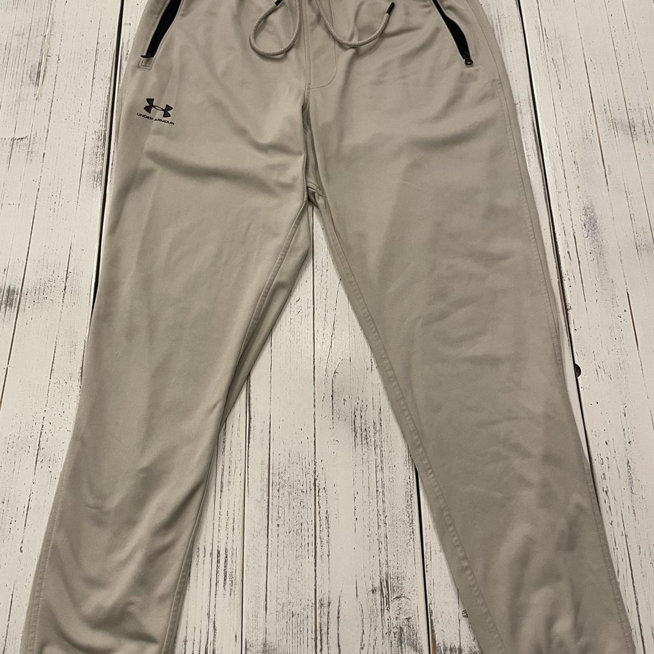 Under armour tan online joggers