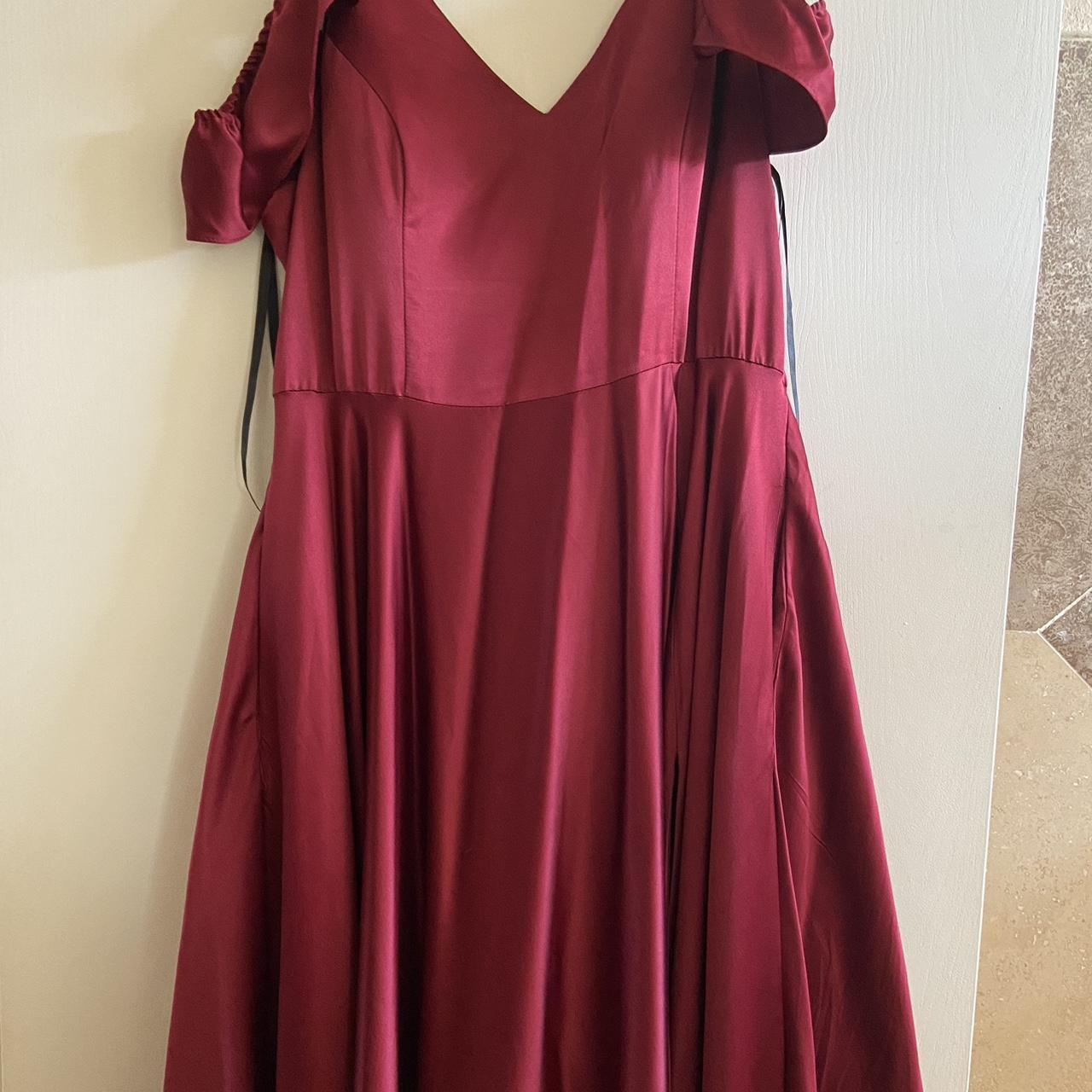 Beautiful satin floor length dress with a slit - Depop