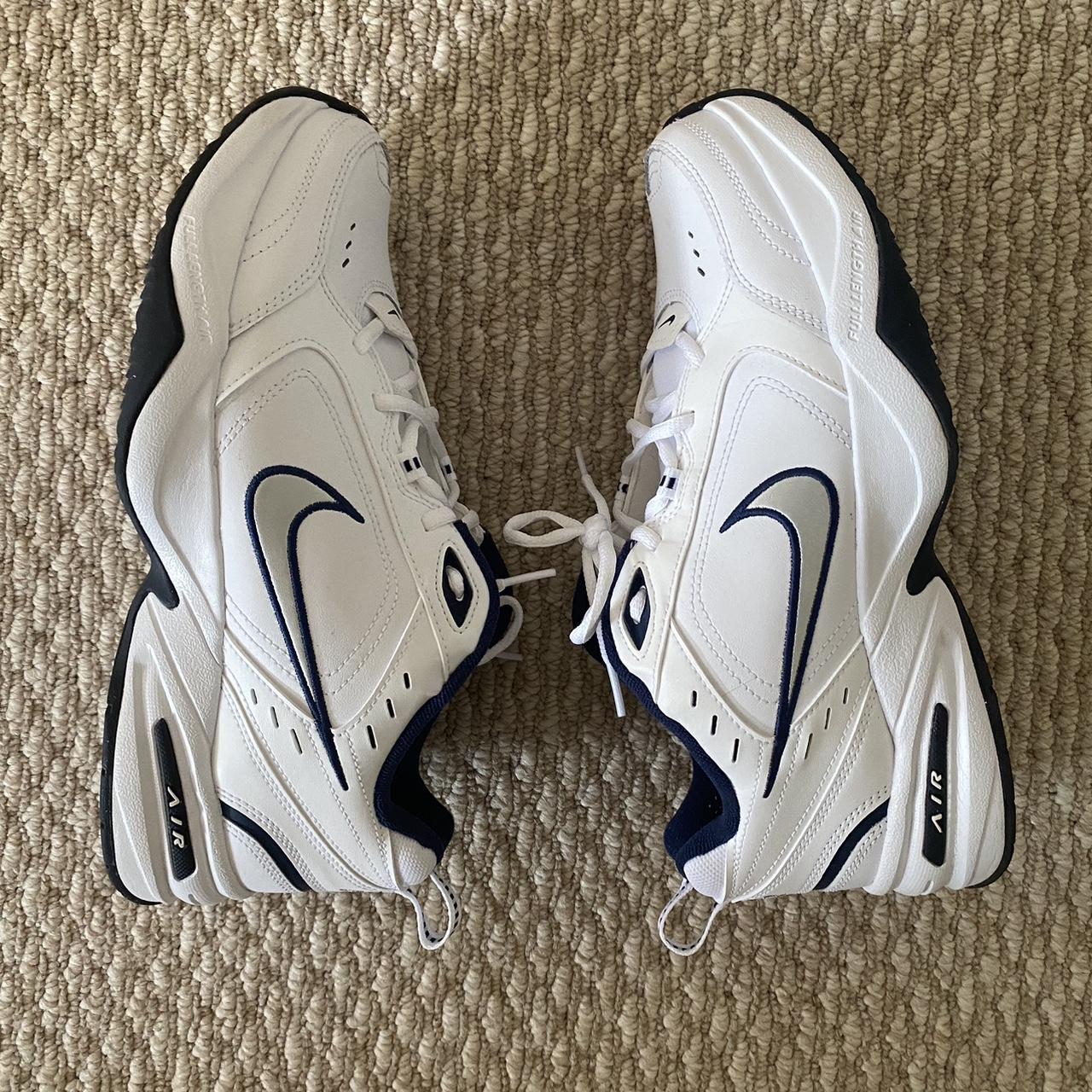 nikeairmonarch