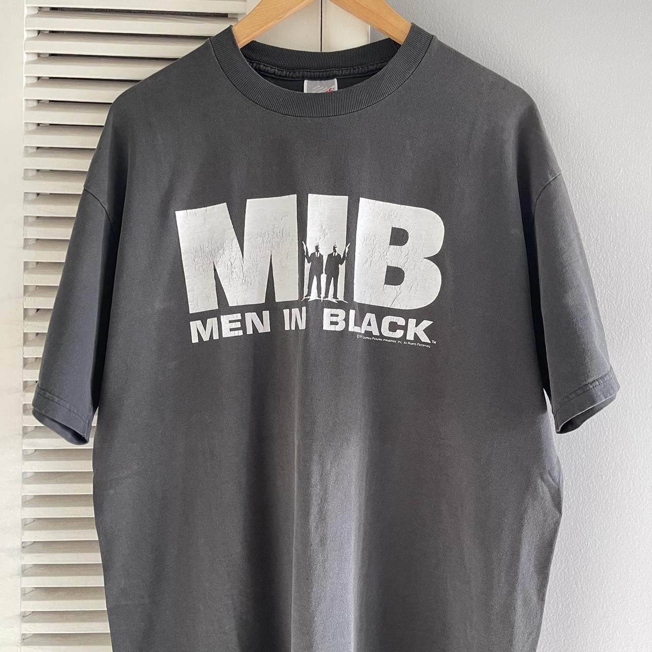 メンインブラック Men in Black 1997年物ヴィンテージ Tシャツ Vintage 1997 Men In Black Columbia Pictures Movie | Depop