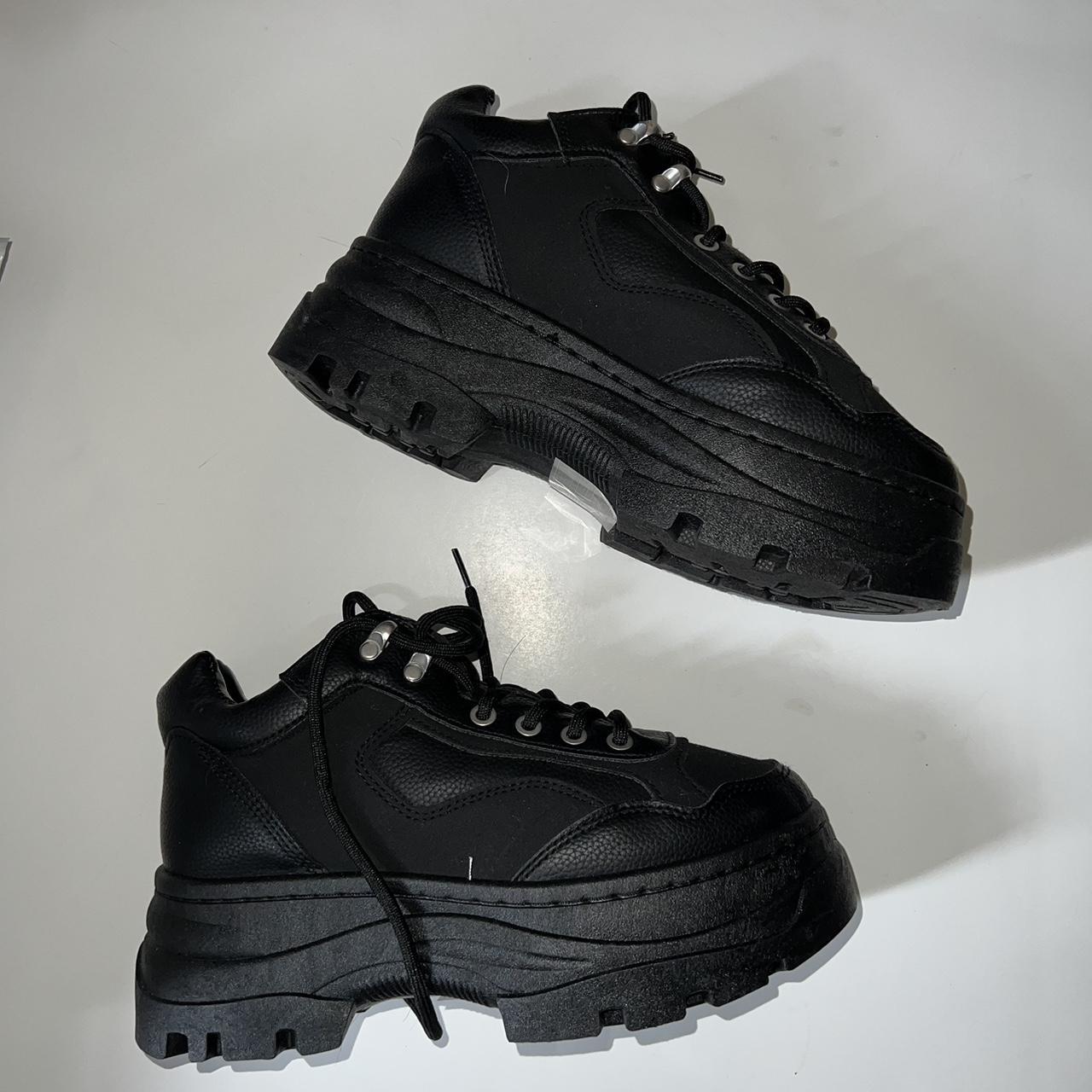 Forever 21 Women's Black Trainers | Depop