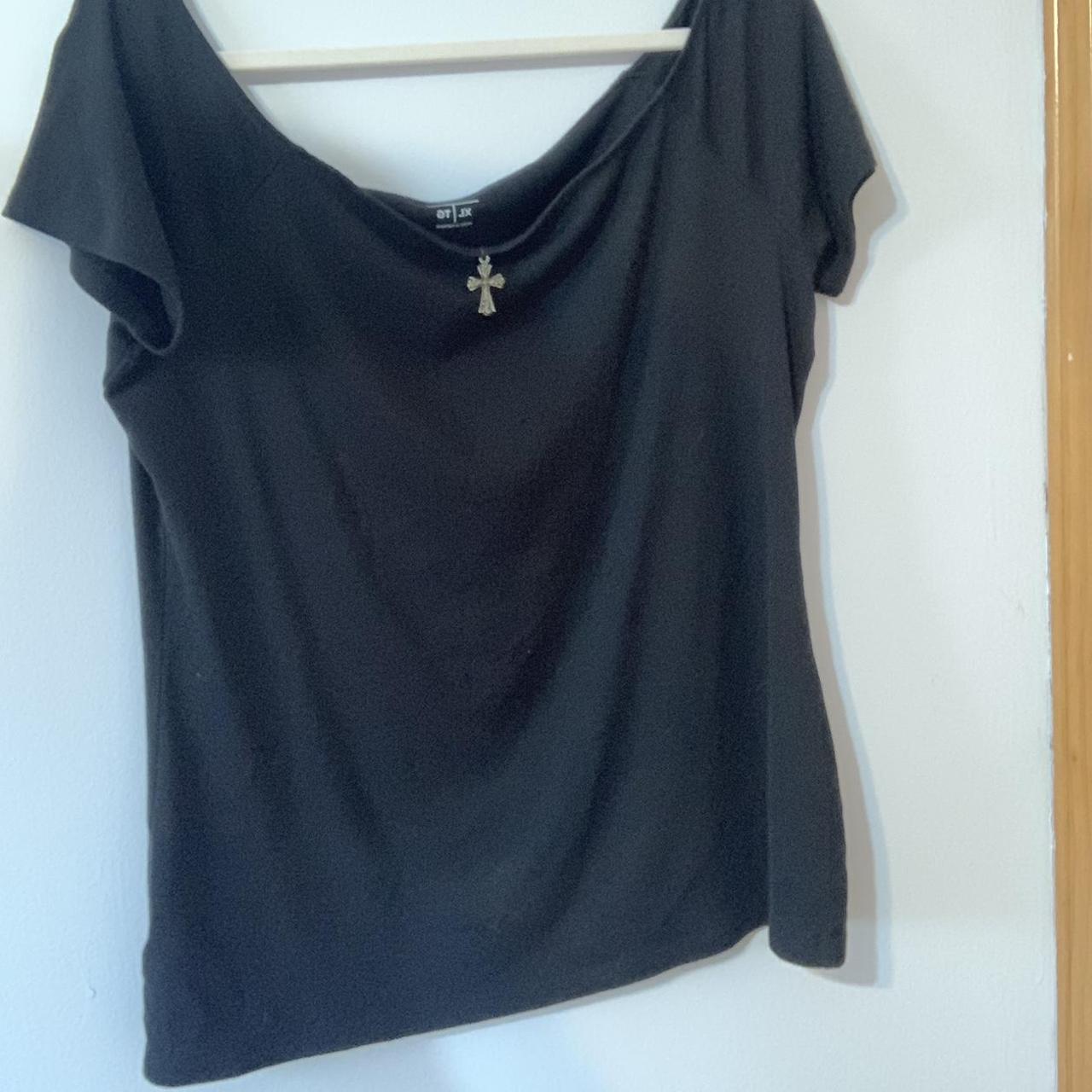 Women's Black and Gold T-shirt | Depop