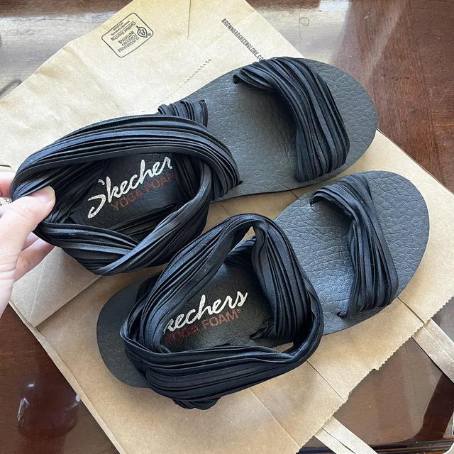 Cali from Skechers Yoga Foam Meditation Sandals Women Size 8 Black Jeweled  | eBay