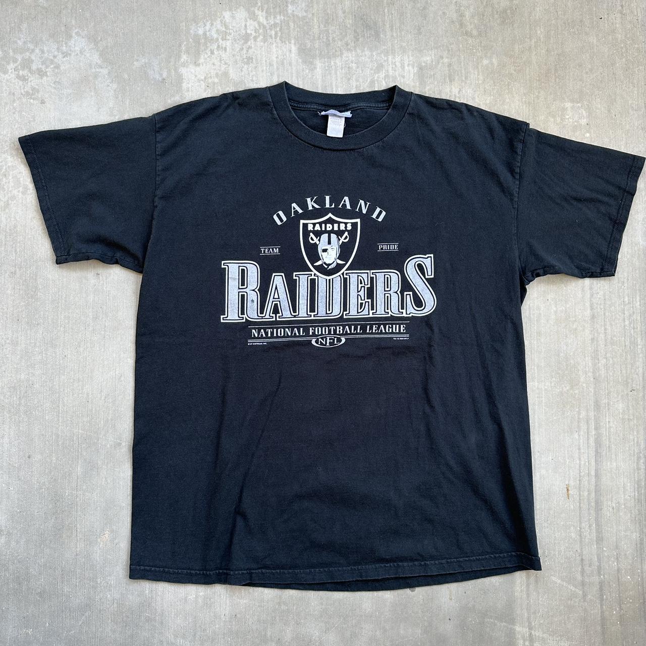 Vintage 90s Oakland Raiders t-shirt Size M Single - Depop